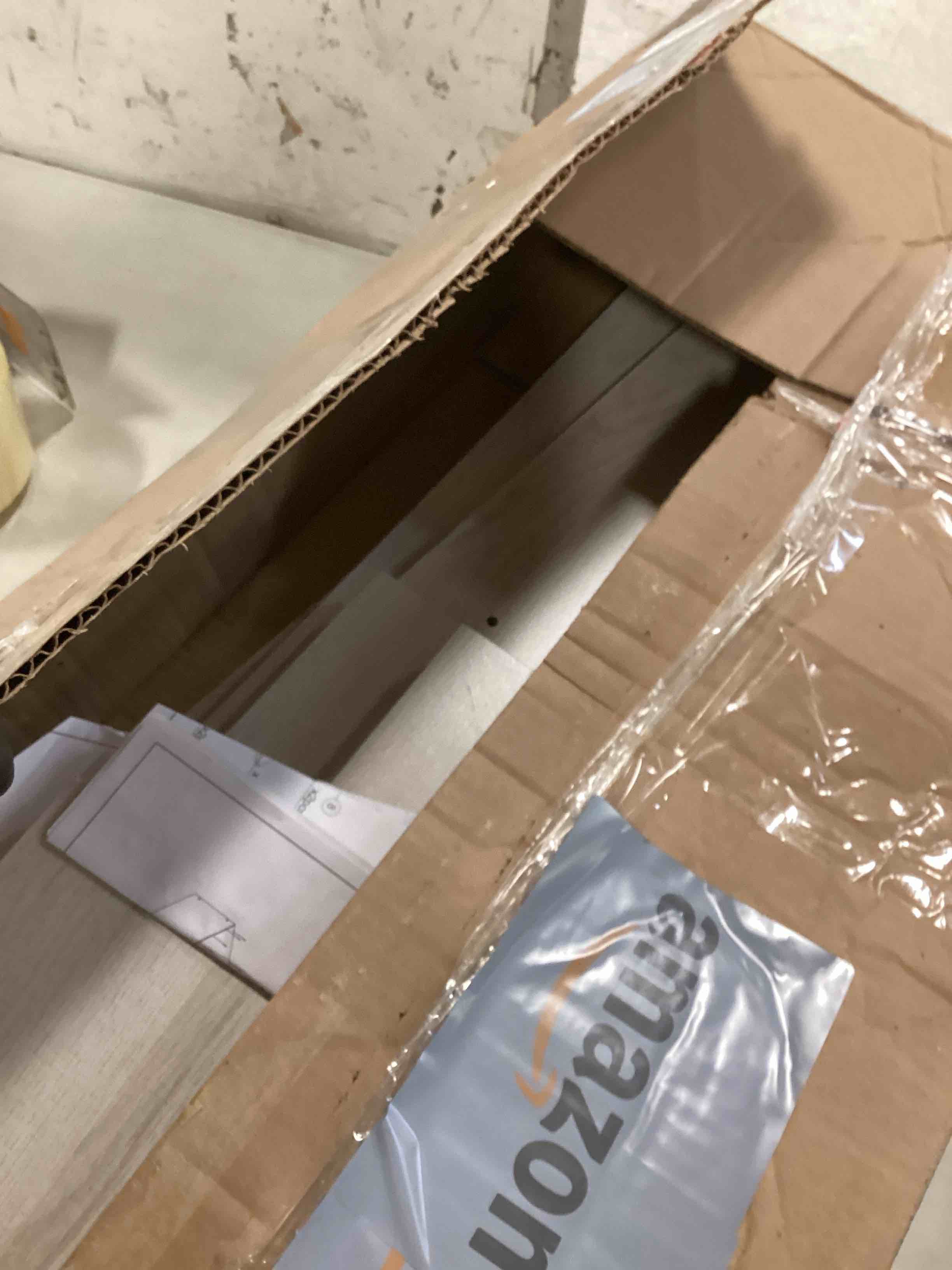 https://s3.amazonaws.com/lotting-images-prod/bidfta/PPE0017788_1724169862864.jpeg