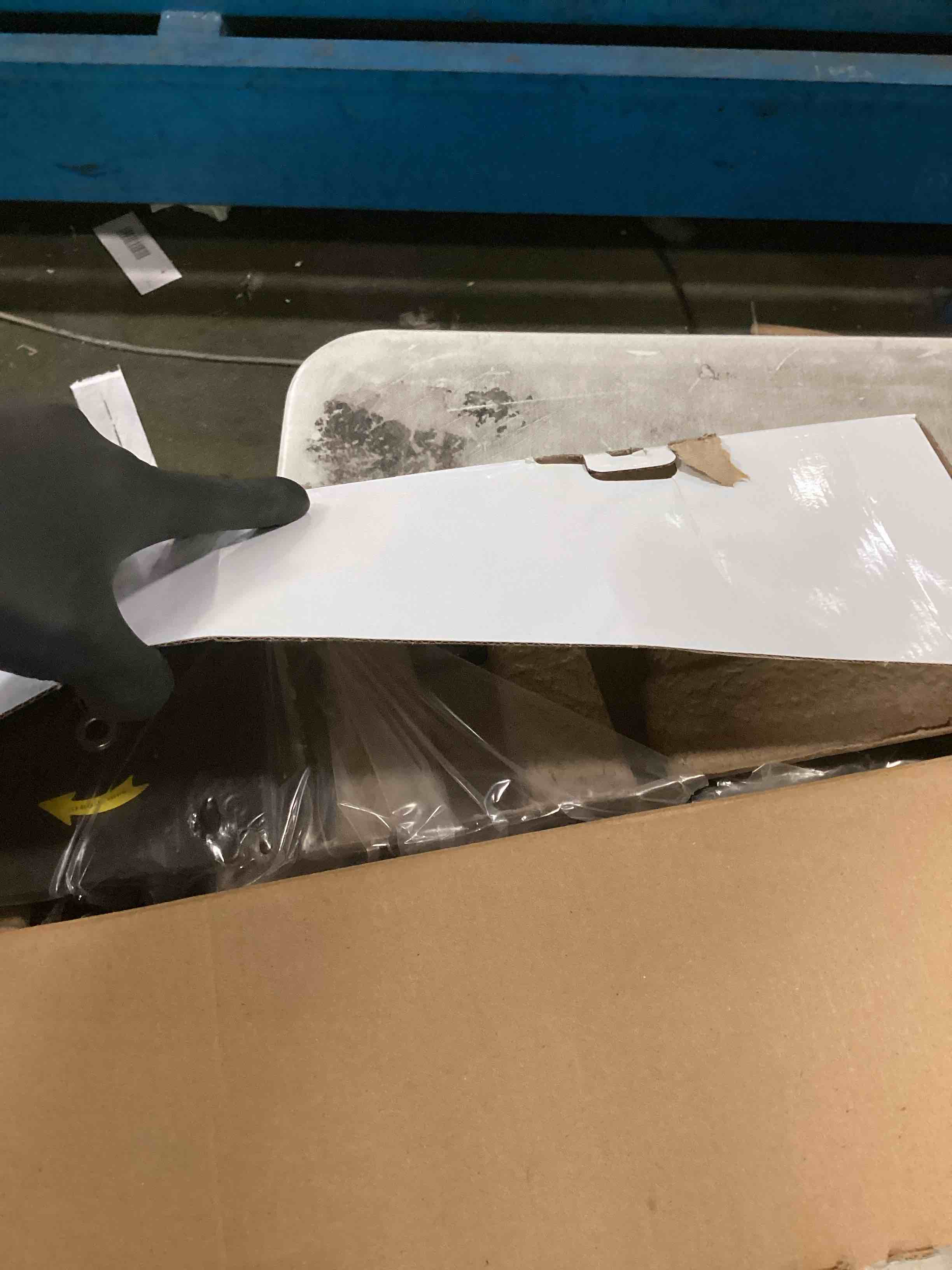 https://s3.amazonaws.com/lotting-images-prod/bidfta/PPE0017963_1724096281470.jpeg