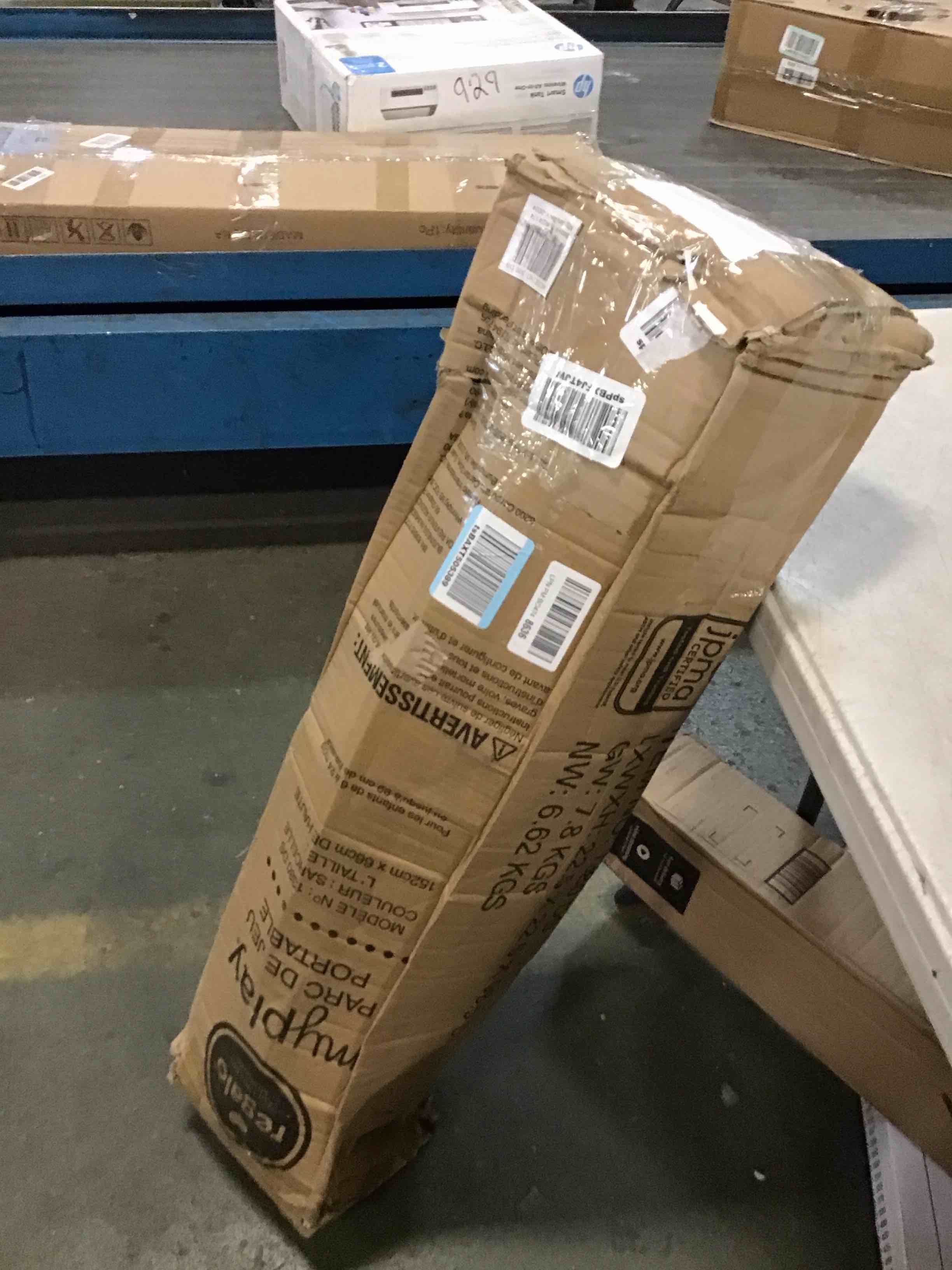 Regalo My Play Deluxe Extra Large Portable Play Yard Indoor and Outdoor, Bonus Kit, Washable