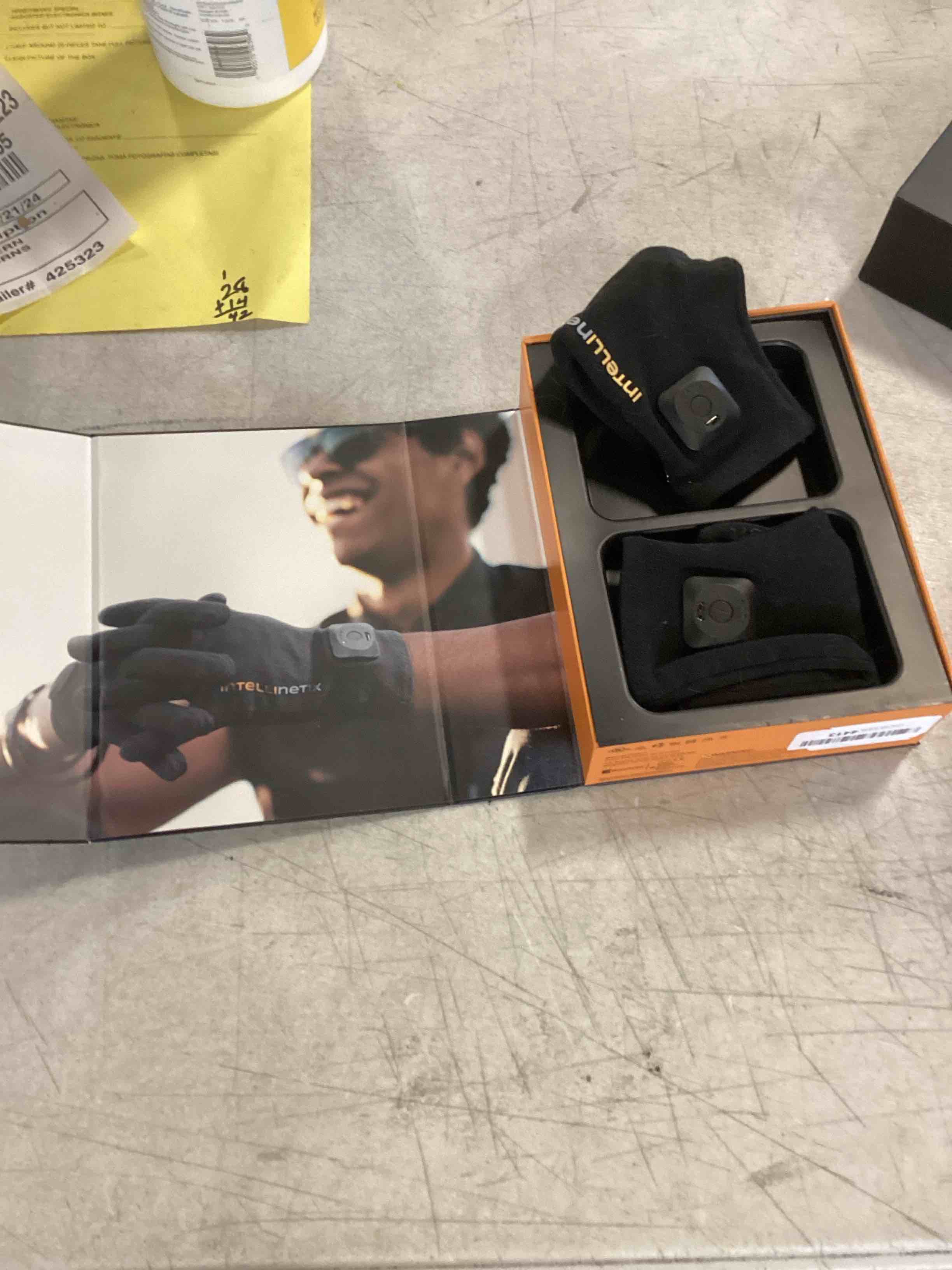 https://s3.amazonaws.com/lotting-images-prod/bidfta/PPE00187605_1724703212129.jpeg