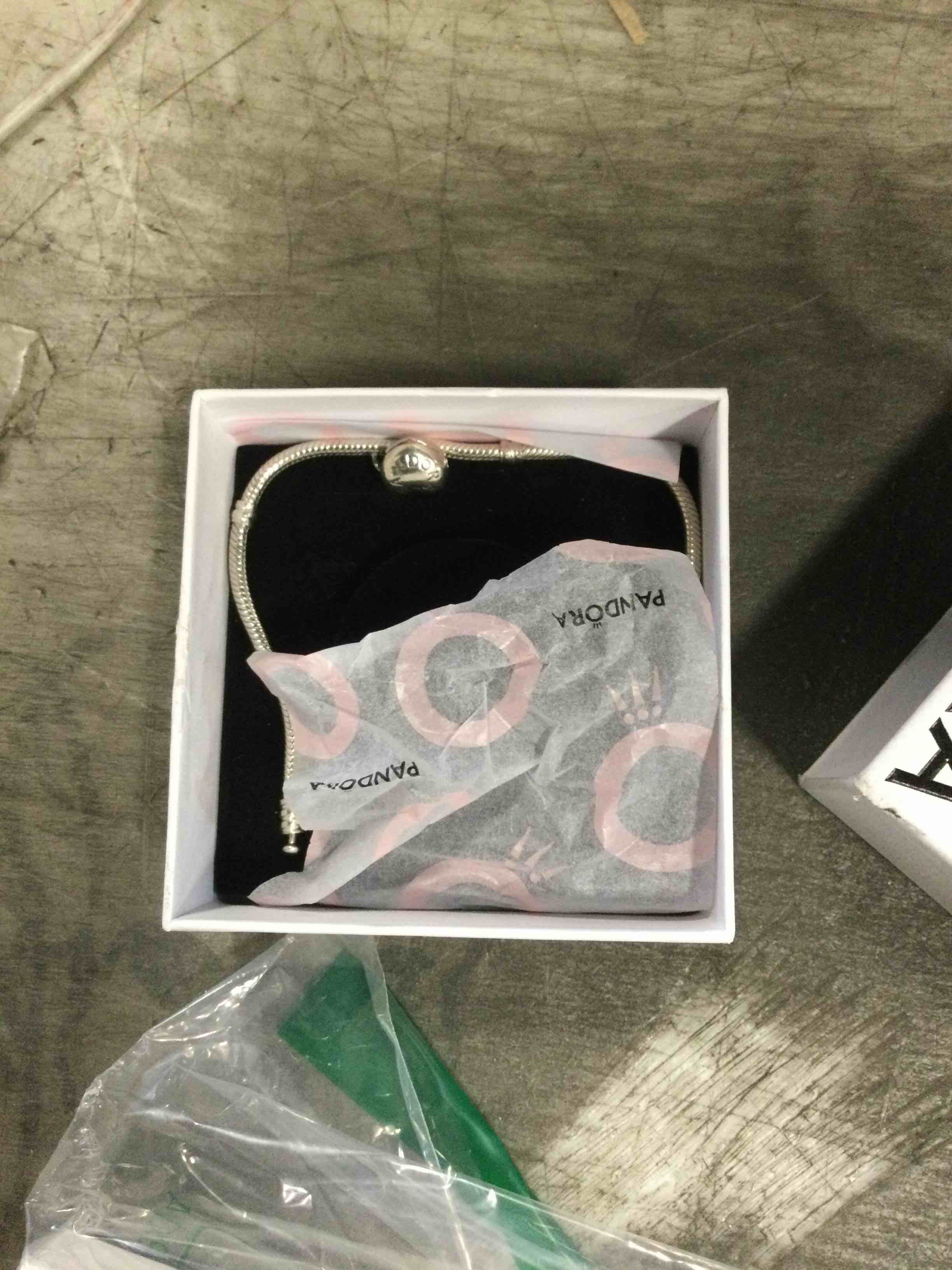 https://s3.amazonaws.com/lotting-images-prod/bidfta/PPE00190821_1733333273759.jpeg