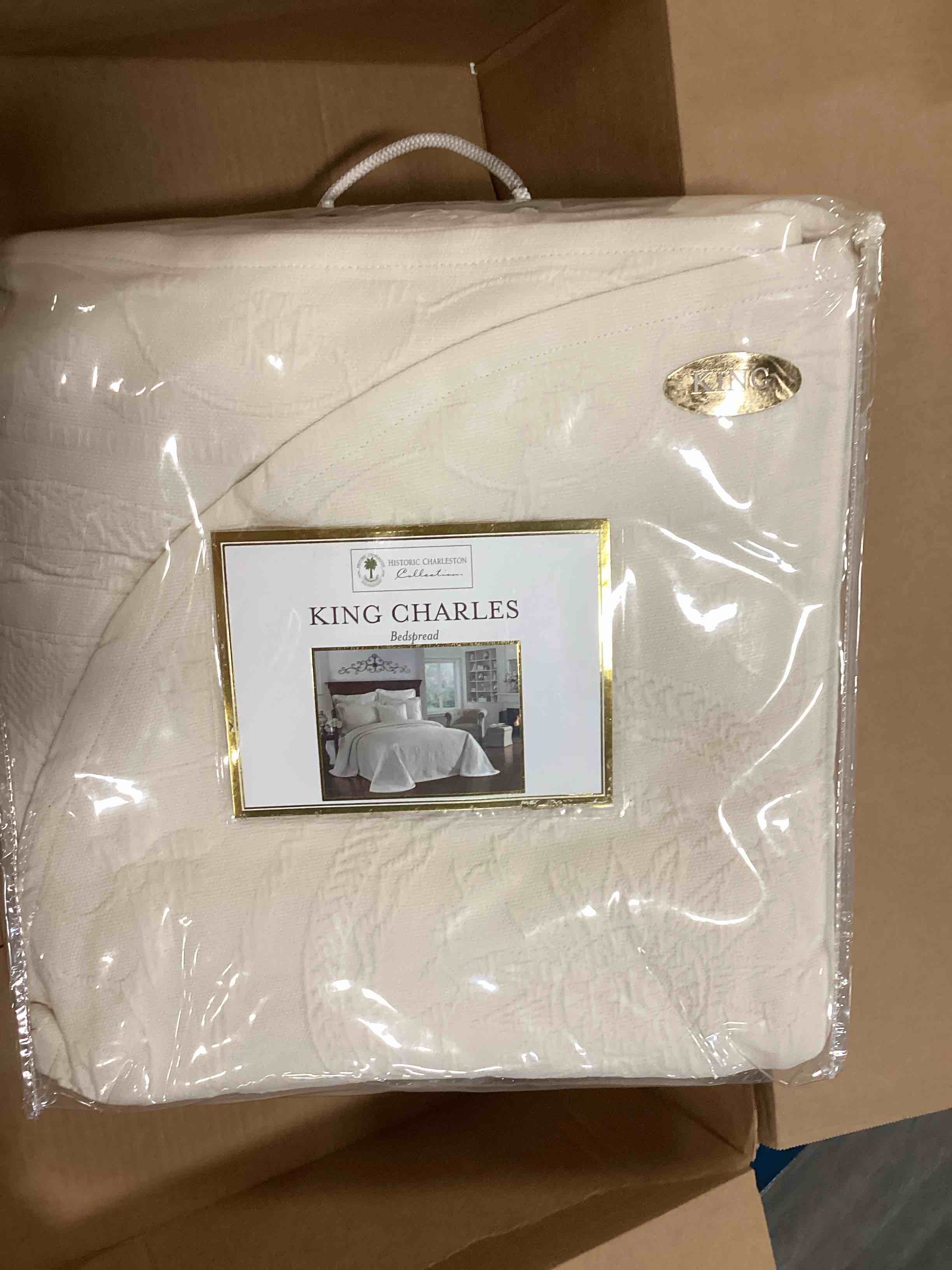 HISTORIC CHARLESTON King Charles Modern Farmhouse Floral Matelasse Bed