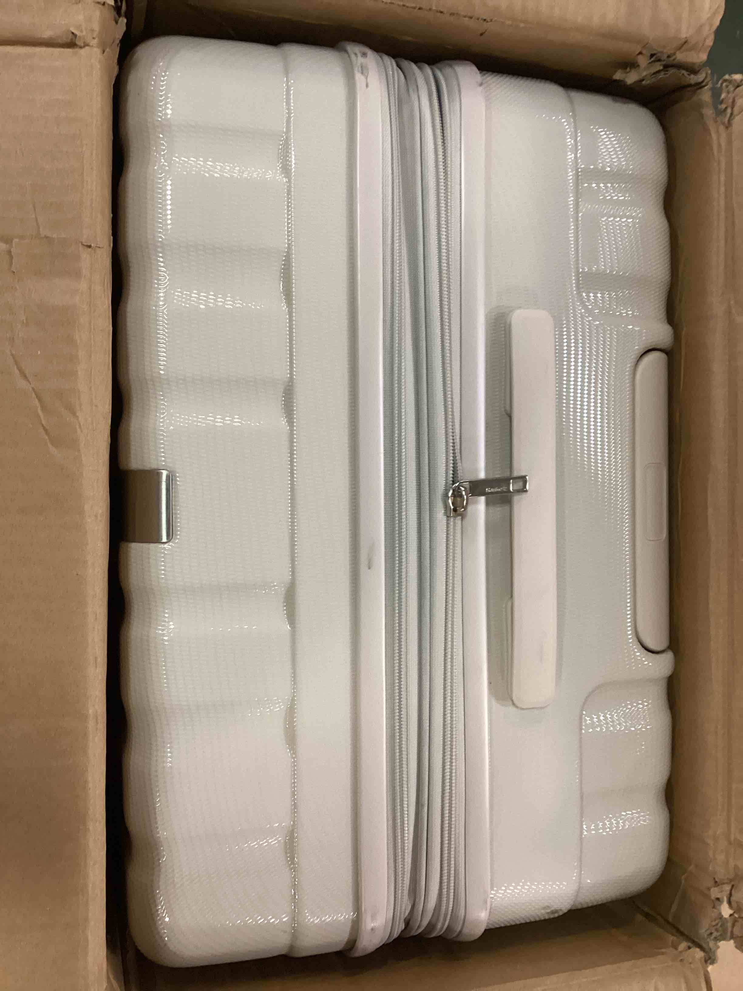https://s3.amazonaws.com/lotting-images-prod/bidfta/PPE00212141_1732632064387.jpeg