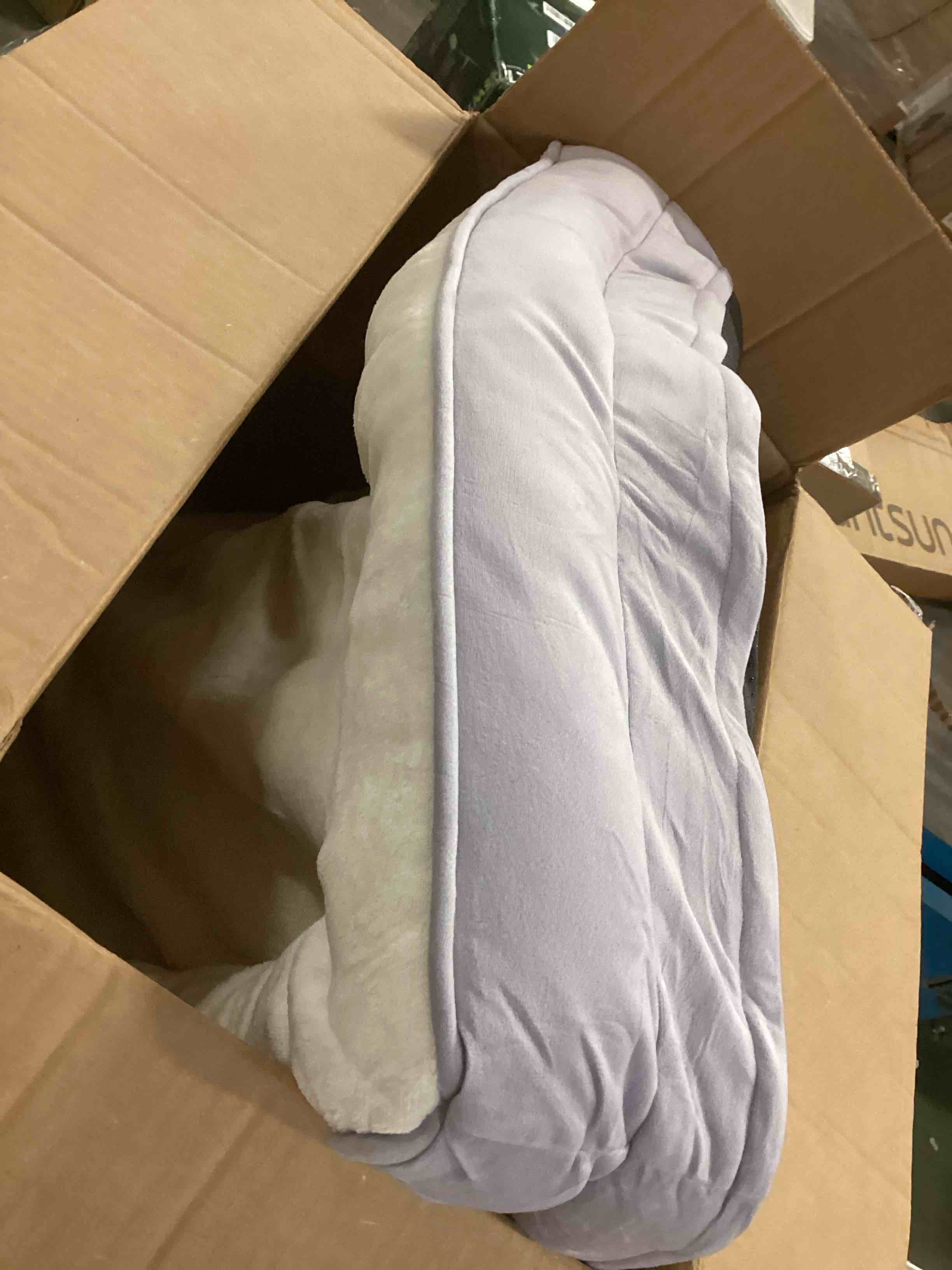 https://s3.amazonaws.com/lotting-images-prod/bidfta/PPE00212801_1731680838279.jpeg