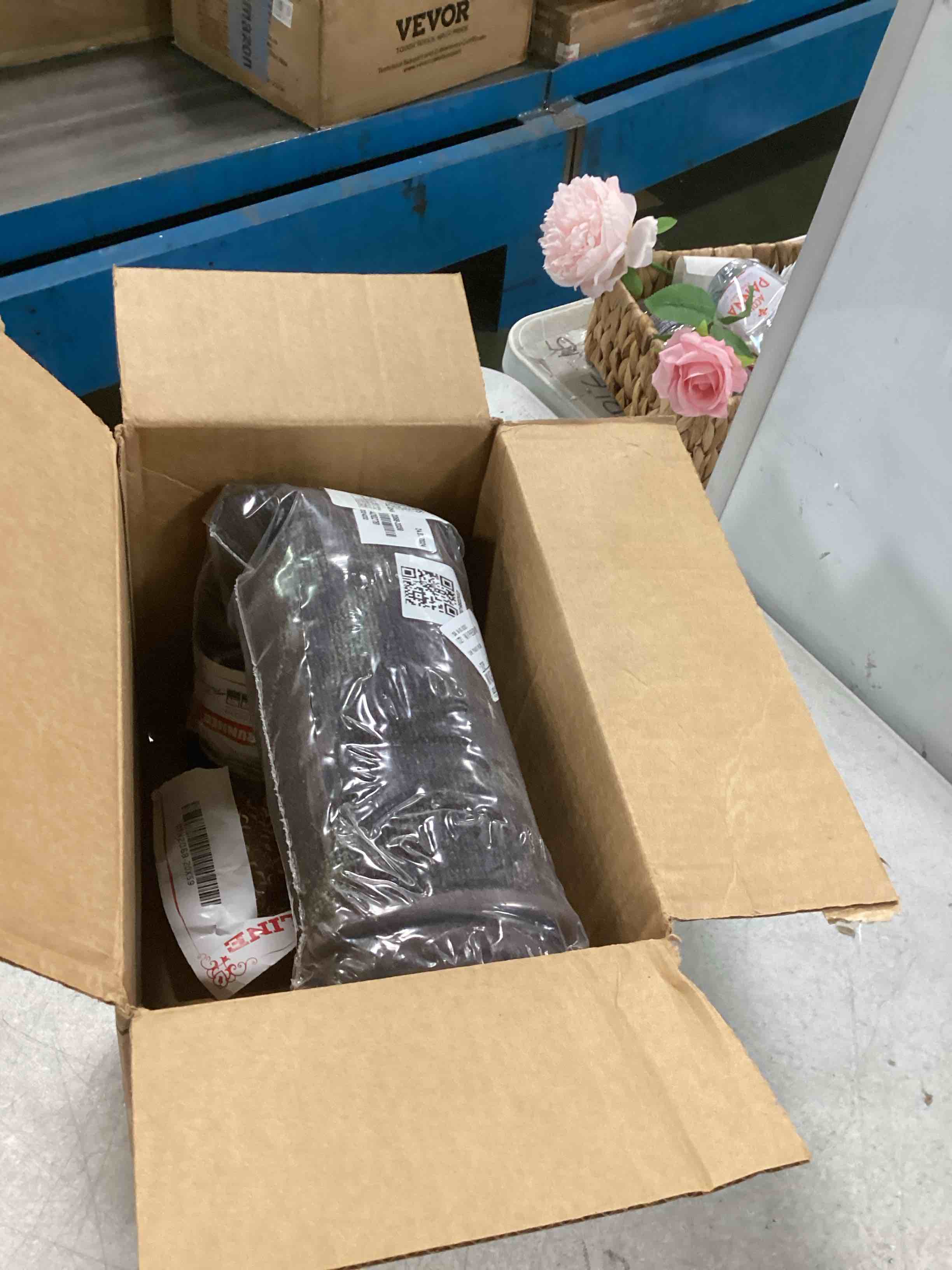 https://s3.amazonaws.com/lotting-images-prod/bidfta/PPE00213019_1730899104853.jpeg