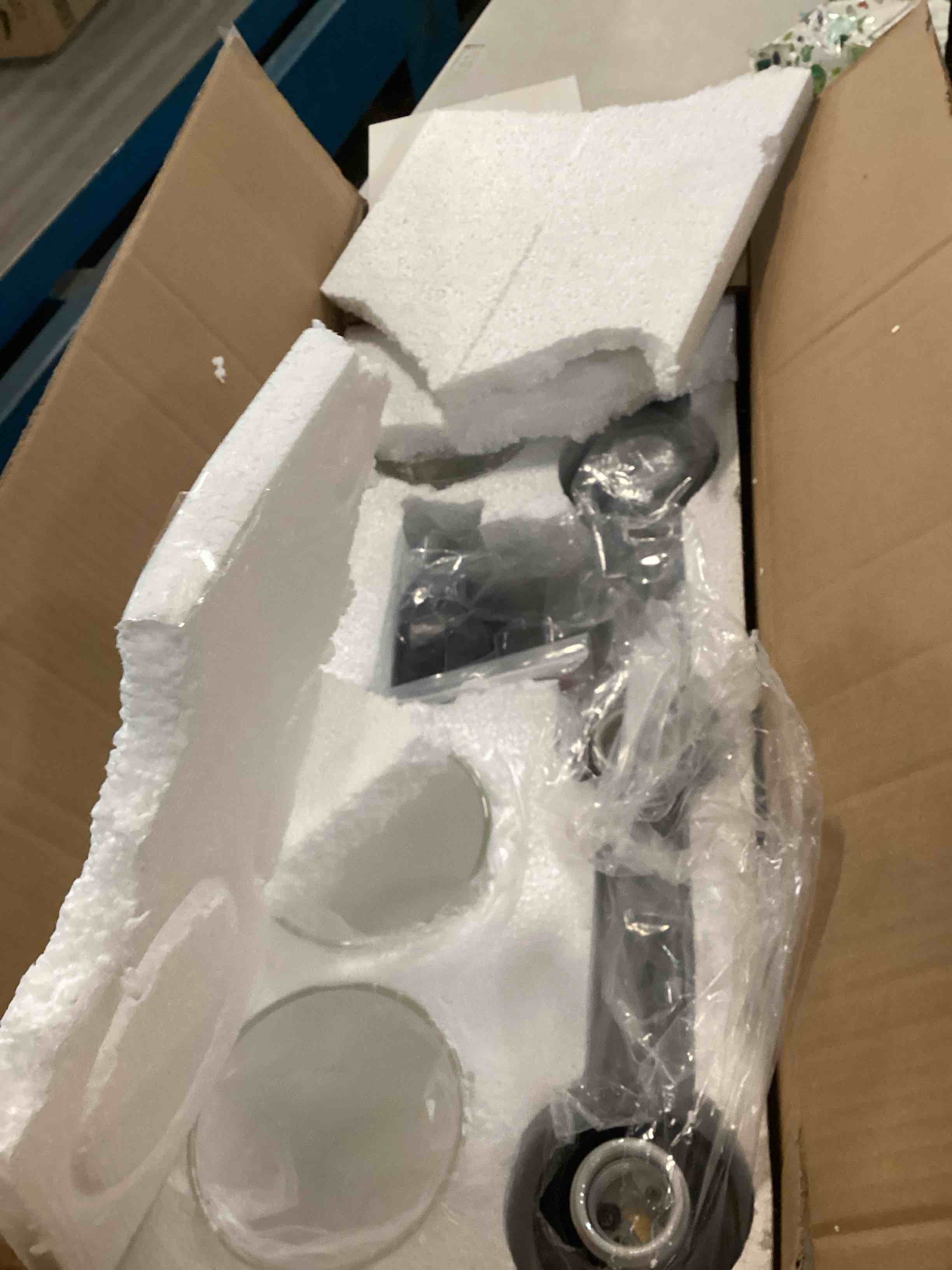 https://s3.amazonaws.com/lotting-images-prod/bidfta/PPE00213973_1728391621367.jpeg