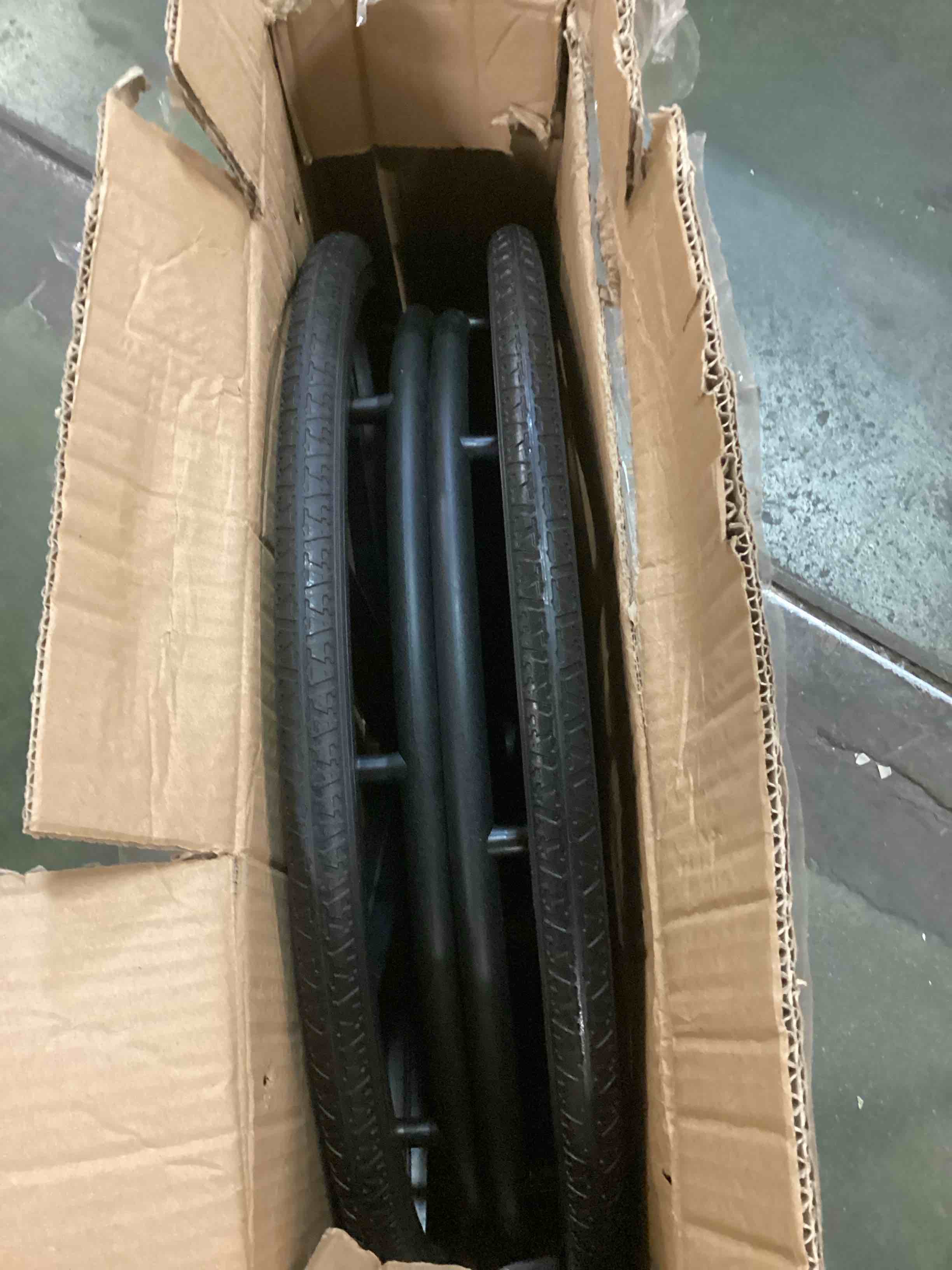 https://s3.amazonaws.com/lotting-images-prod/bidfta/PPE00214660_1729821627468.jpeg