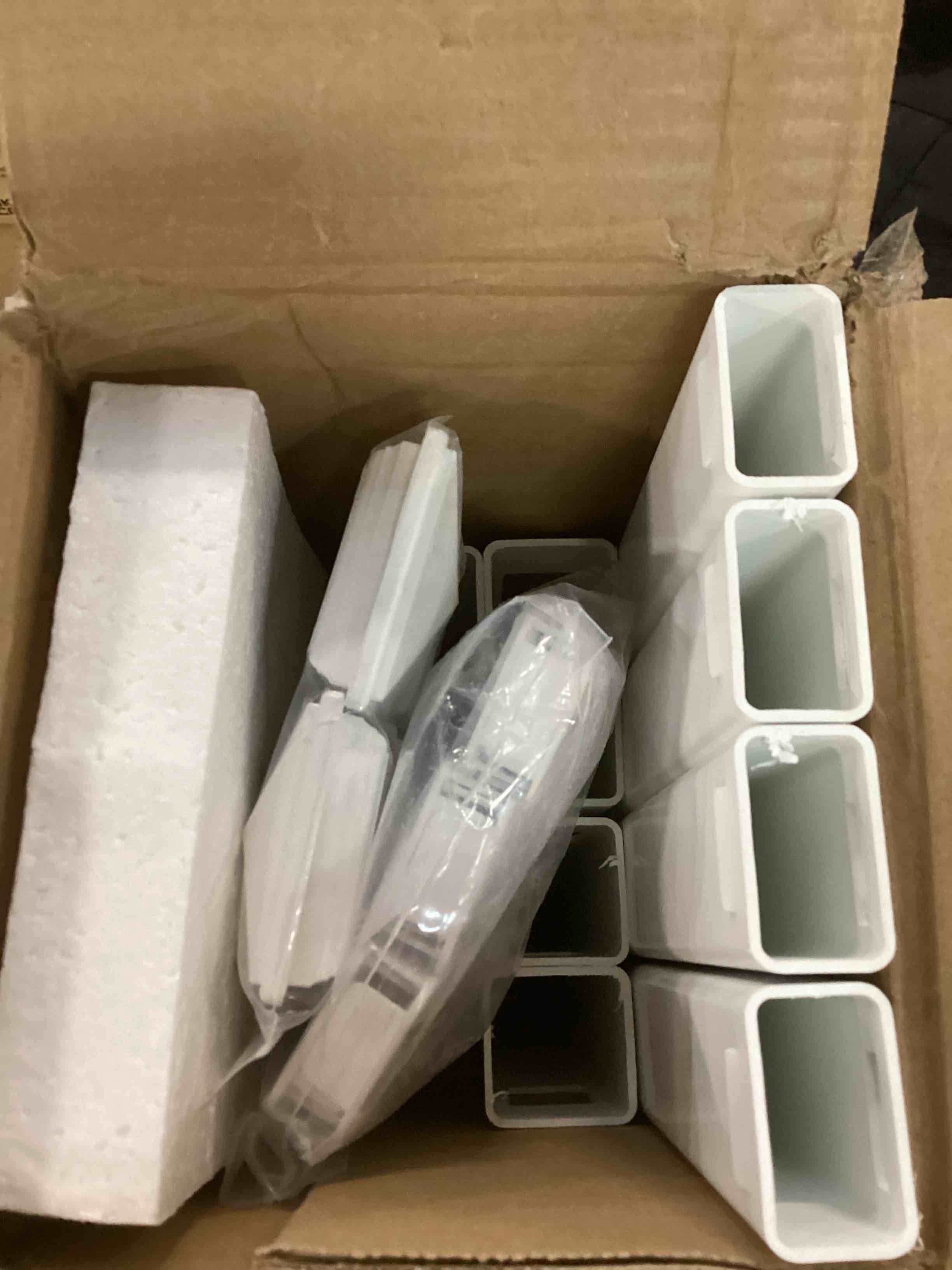 https://s3.amazonaws.com/lotting-images-prod/bidfta/PPE0021504_1727447061519.jpeg