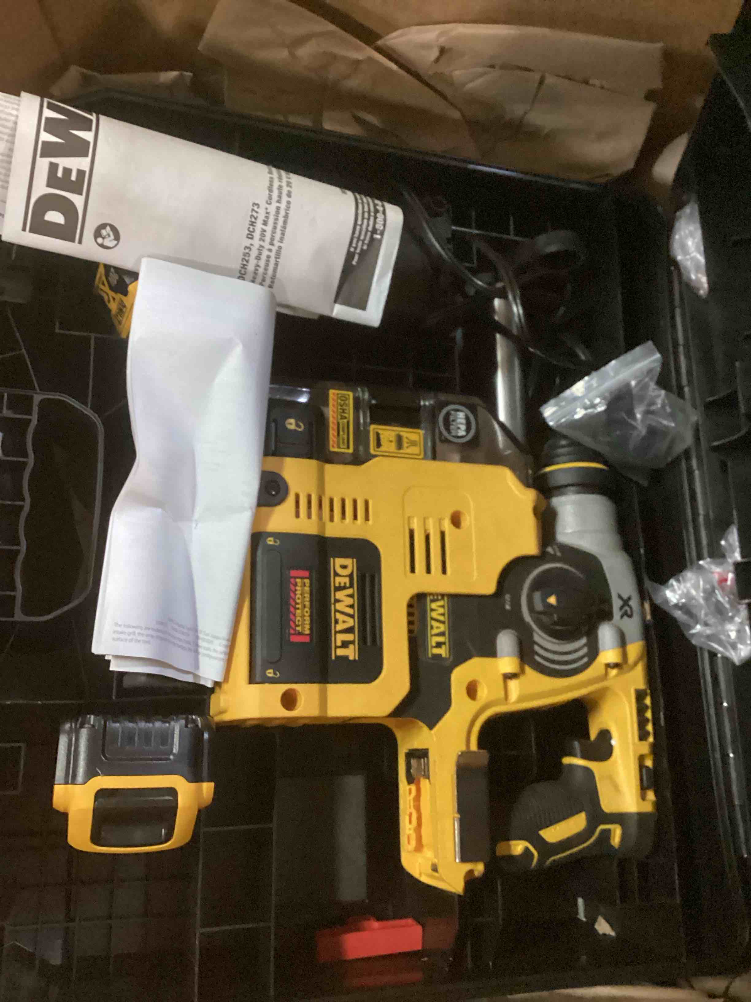 https://s3.amazonaws.com/lotting-images-prod/bidfta/PPE0021693_1727365075145.jpeg