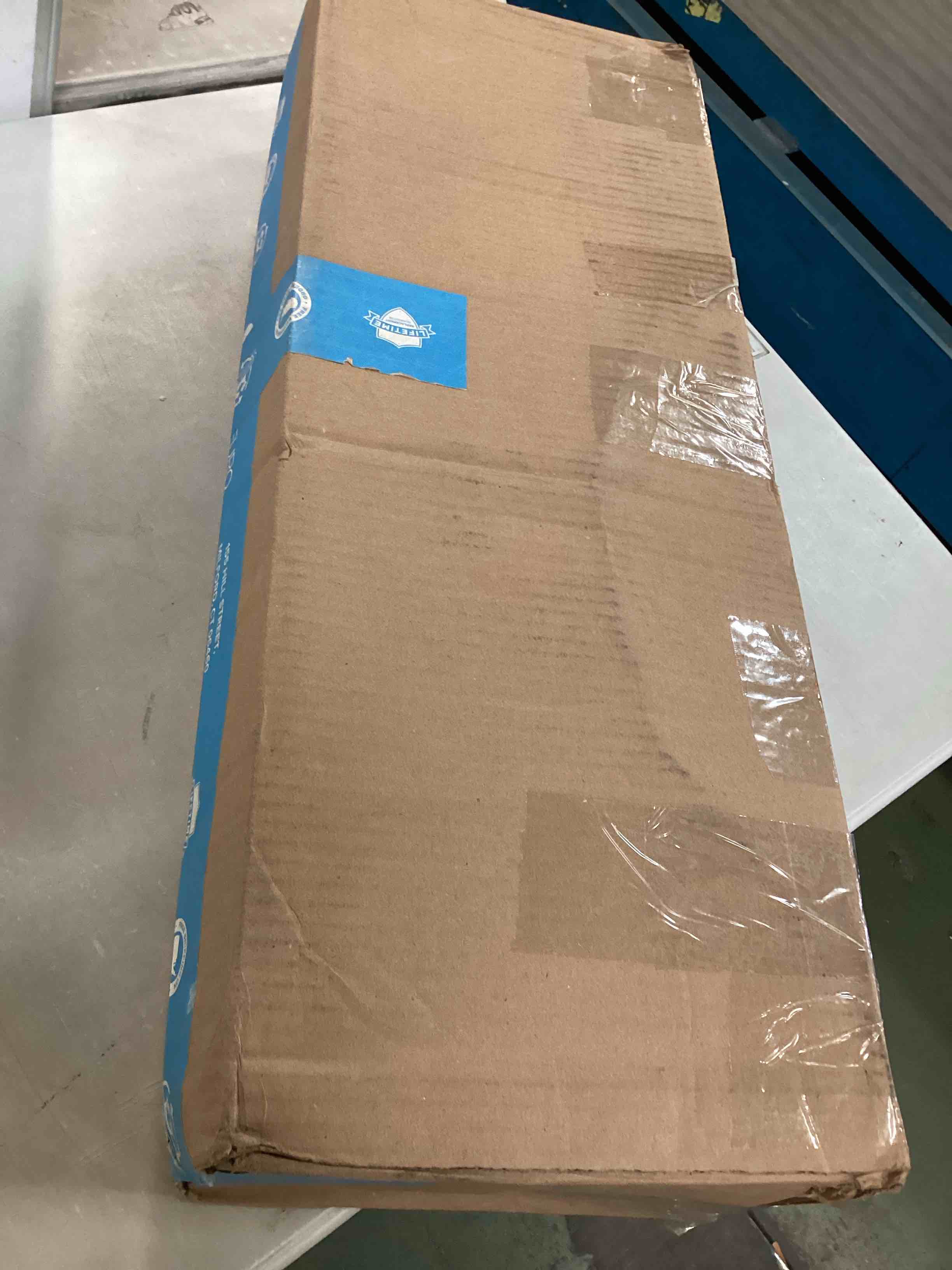 https://s3.amazonaws.com/lotting-images-prod/bidfta/PPE0021778_1724687287519.jpeg