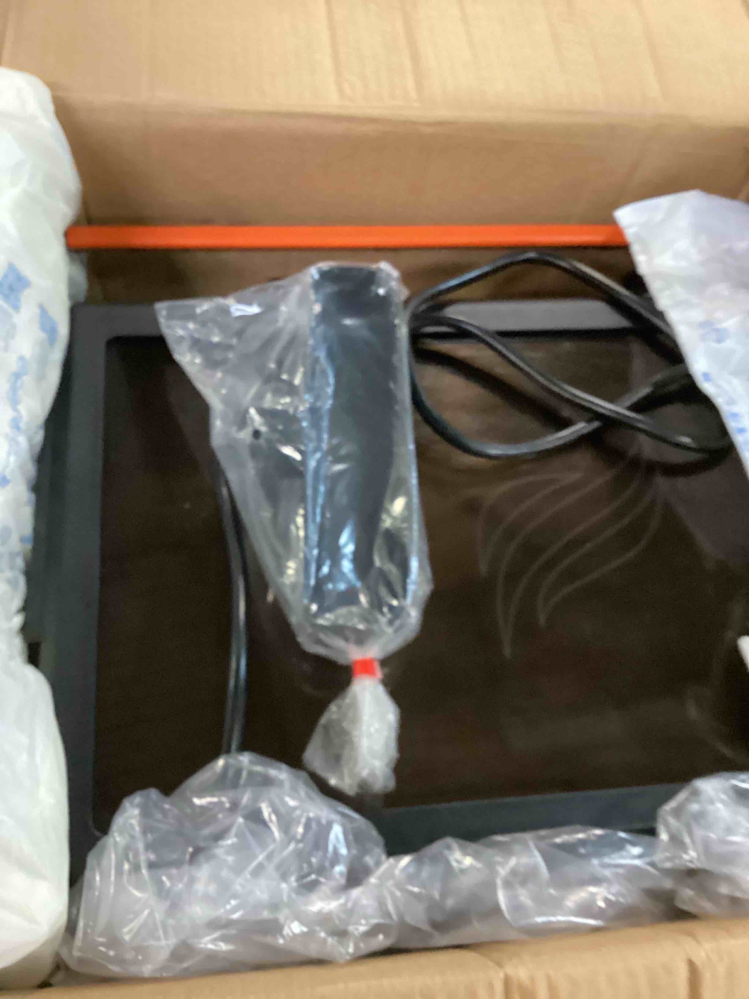 https://s3.amazonaws.com/lotting-images-prod/bidfta/PPE0021793_1724688524863.jpeg