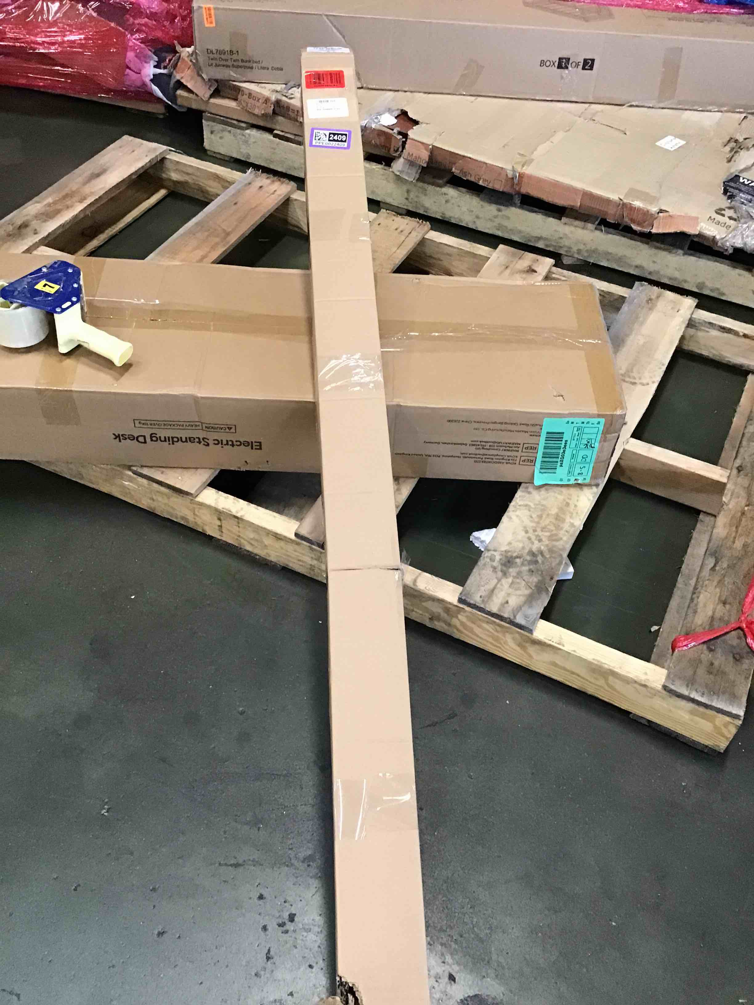 https://s3.amazonaws.com/lotting-images-prod/bidfta/PPE0022409_1726783232401.jpeg