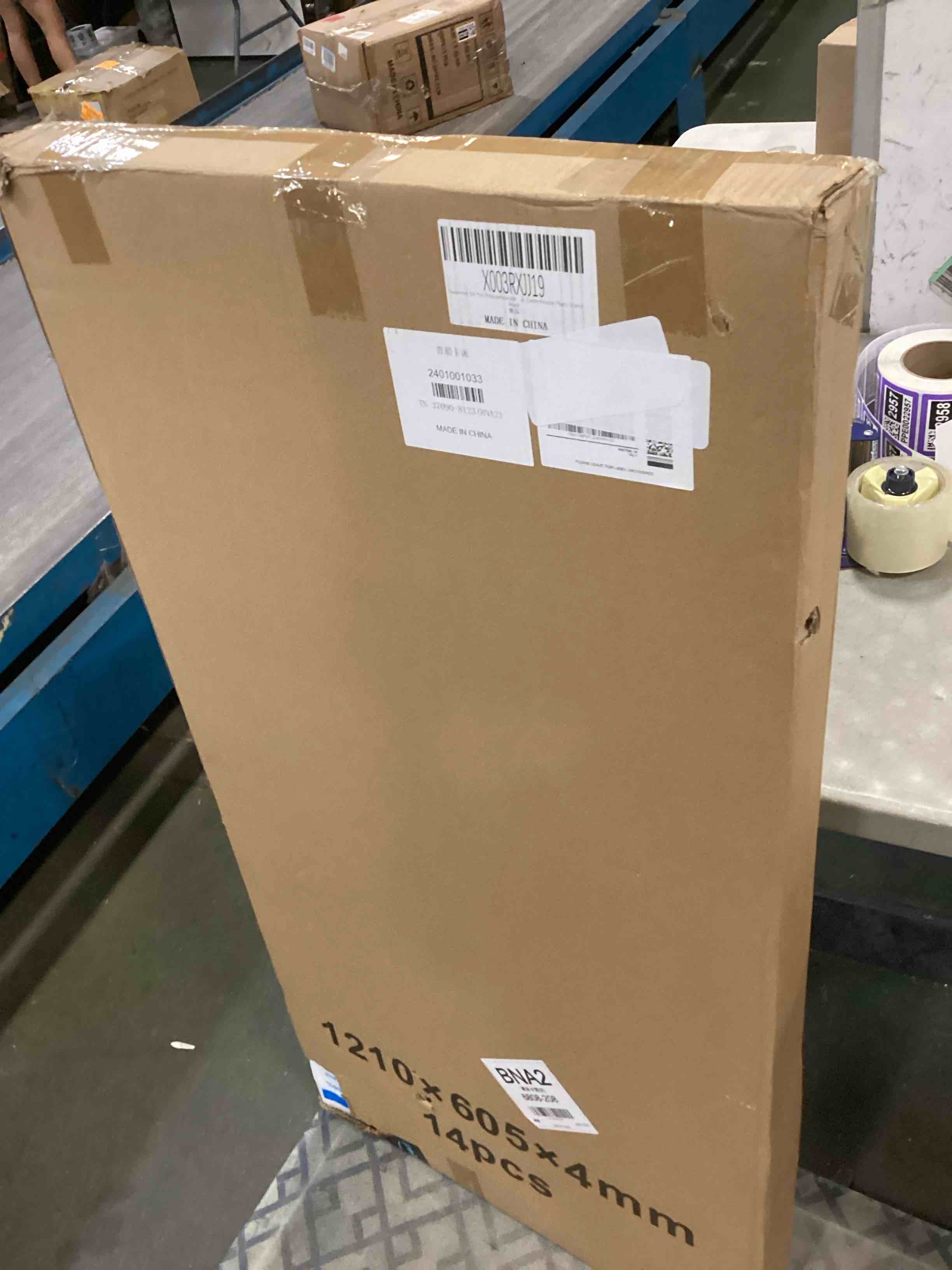 https://s3.amazonaws.com/lotting-images-prod/bidfta/PPE0022967_1726248415632.jpeg