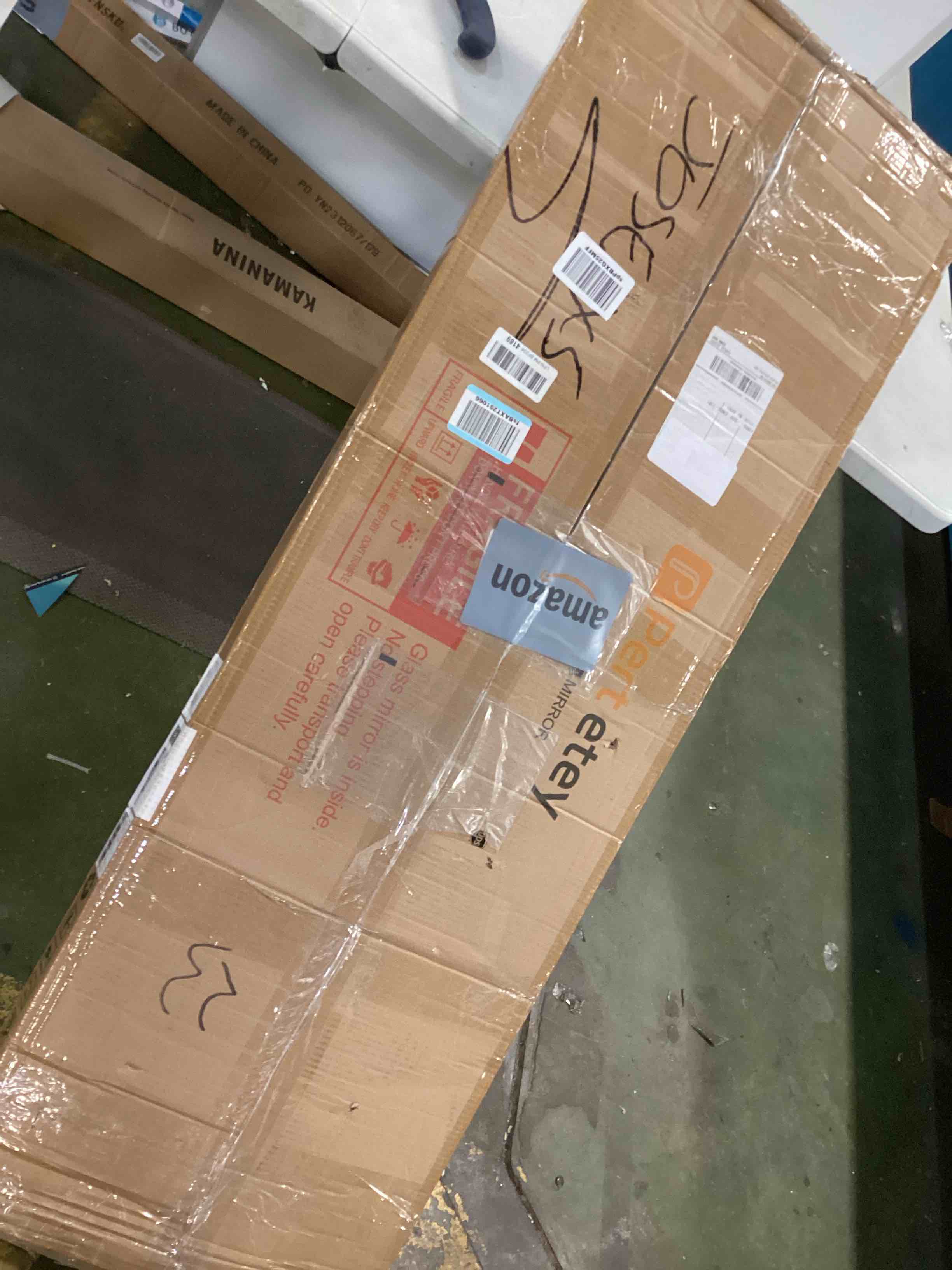 https://s3.amazonaws.com/lotting-images-prod/bidfta/PPE0024463_1724352545829.jpeg