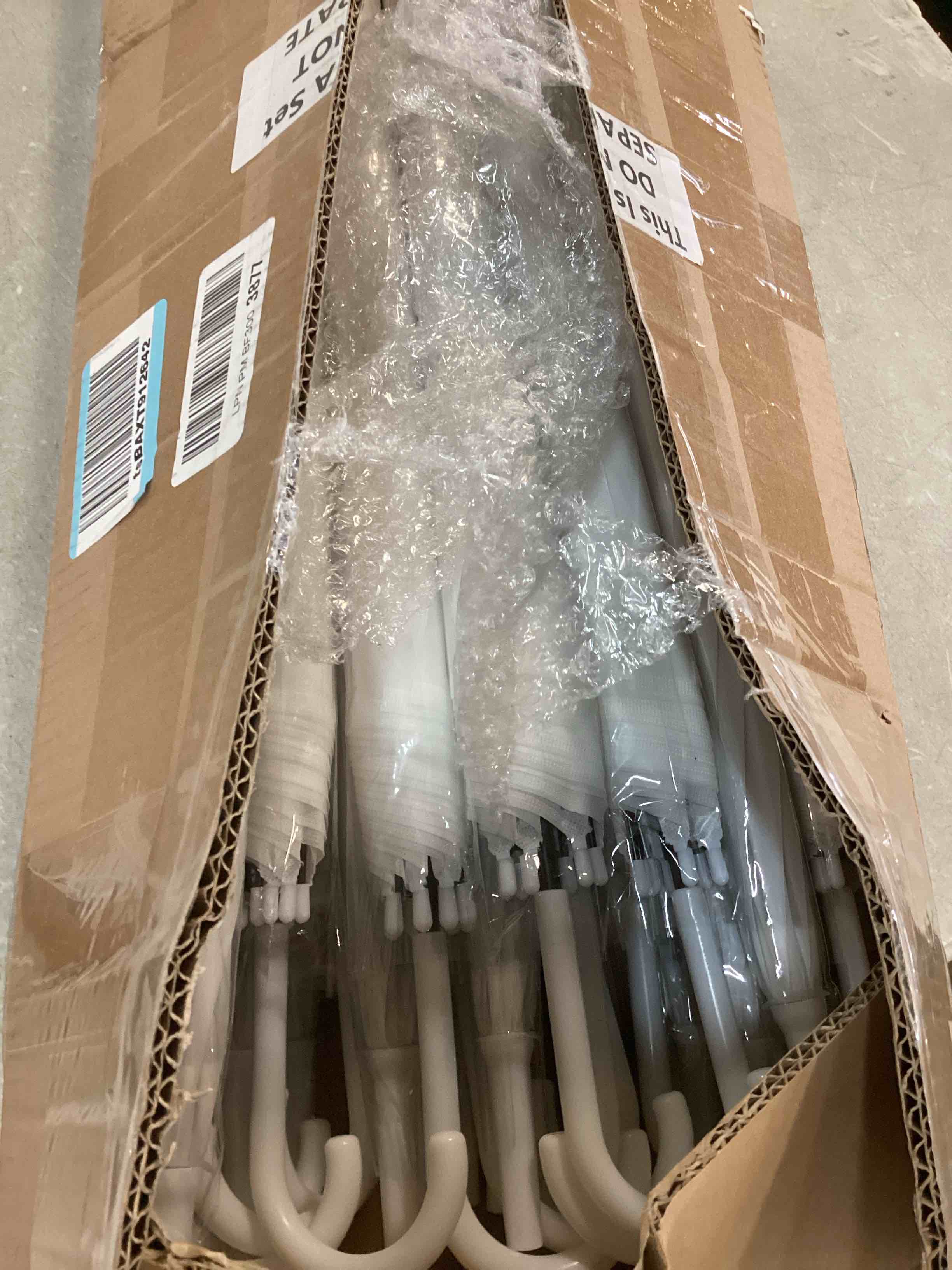 https://s3.amazonaws.com/lotting-images-prod/bidfta/PPE0024912_1724179602641.jpeg