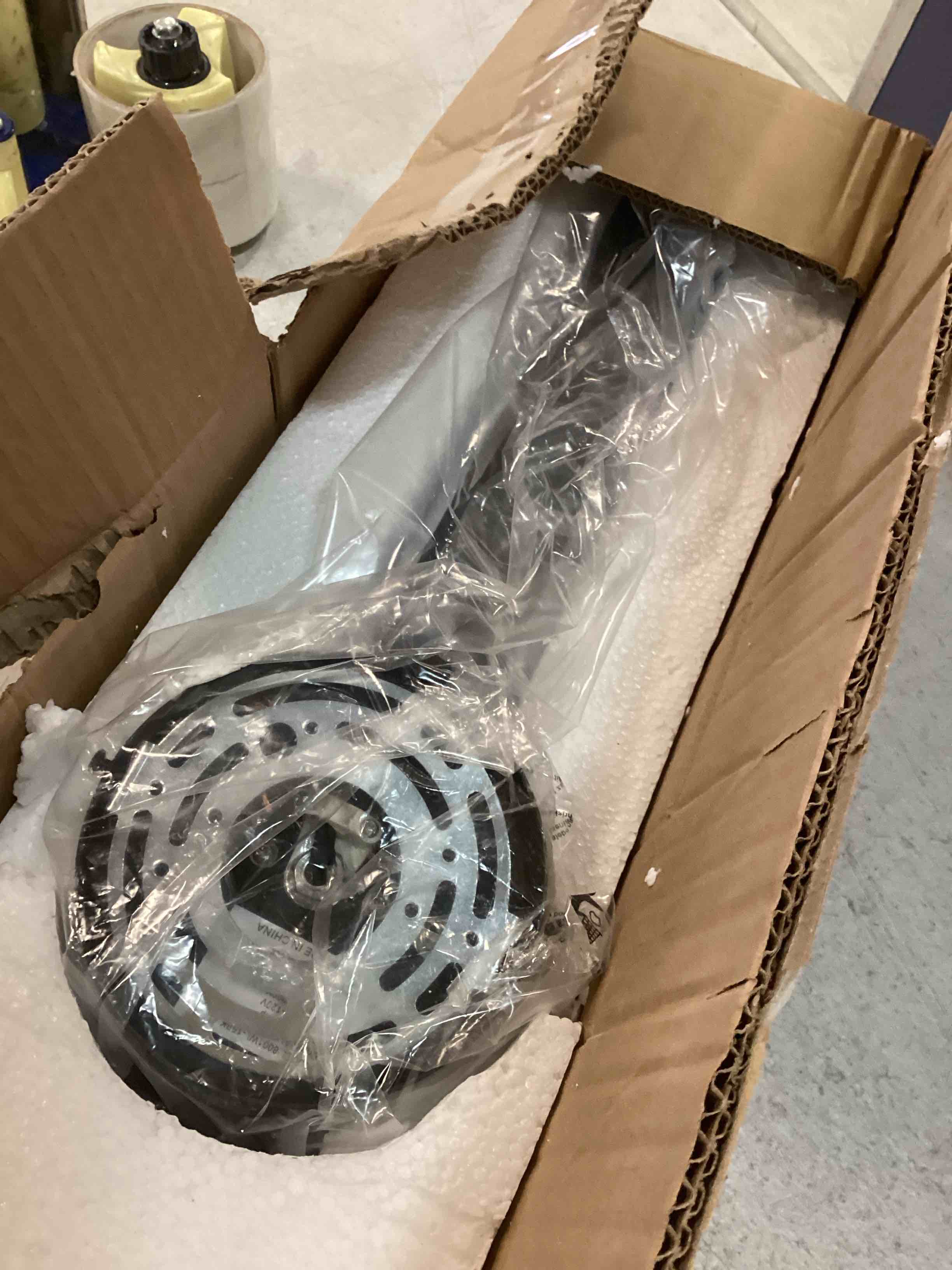 https://s3.amazonaws.com/lotting-images-prod/bidfta/PPE0025188_1724089091689.jpeg