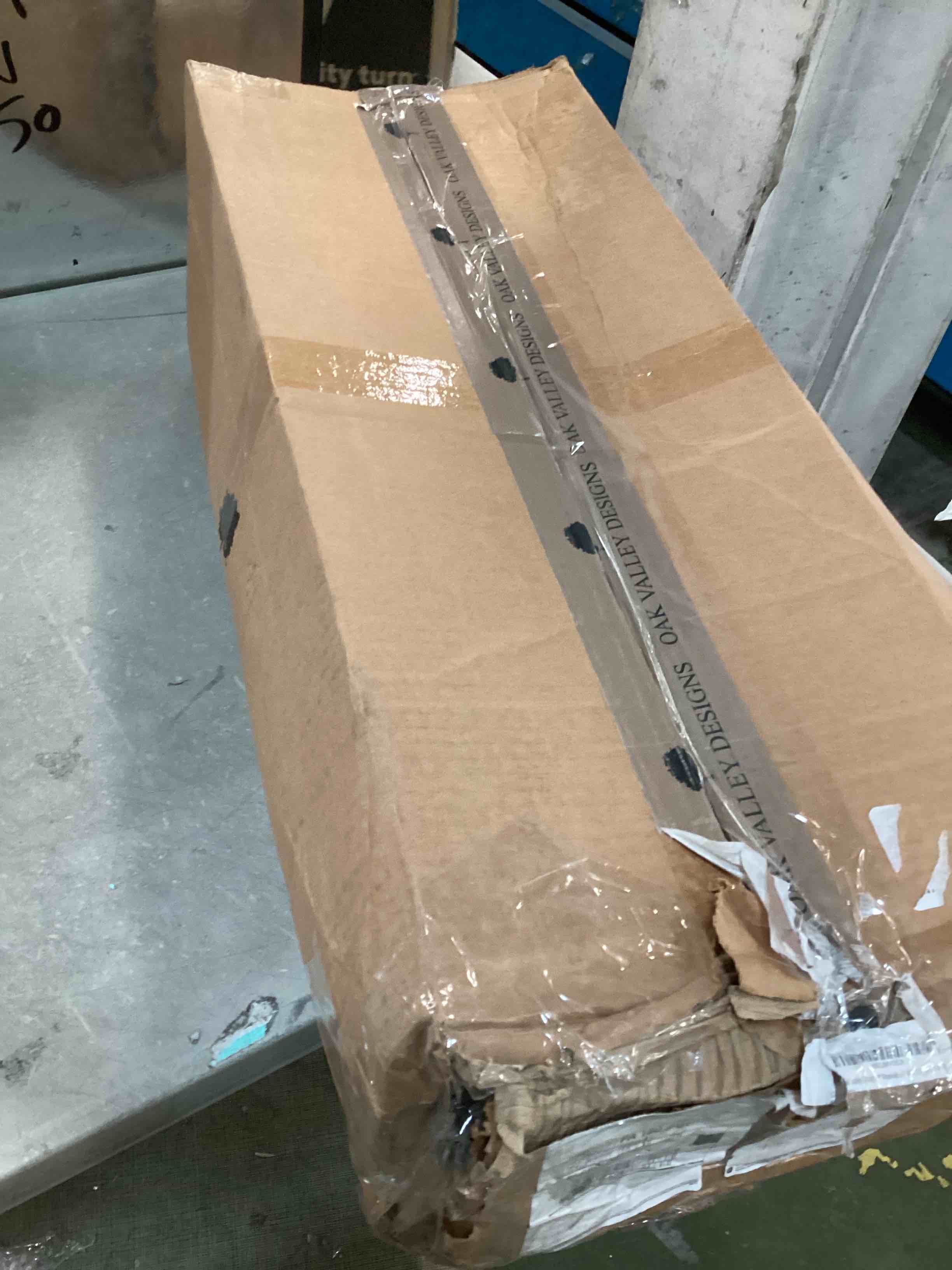 https://s3.amazonaws.com/lotting-images-prod/bidfta/PPE0025832_1723666214474.jpeg