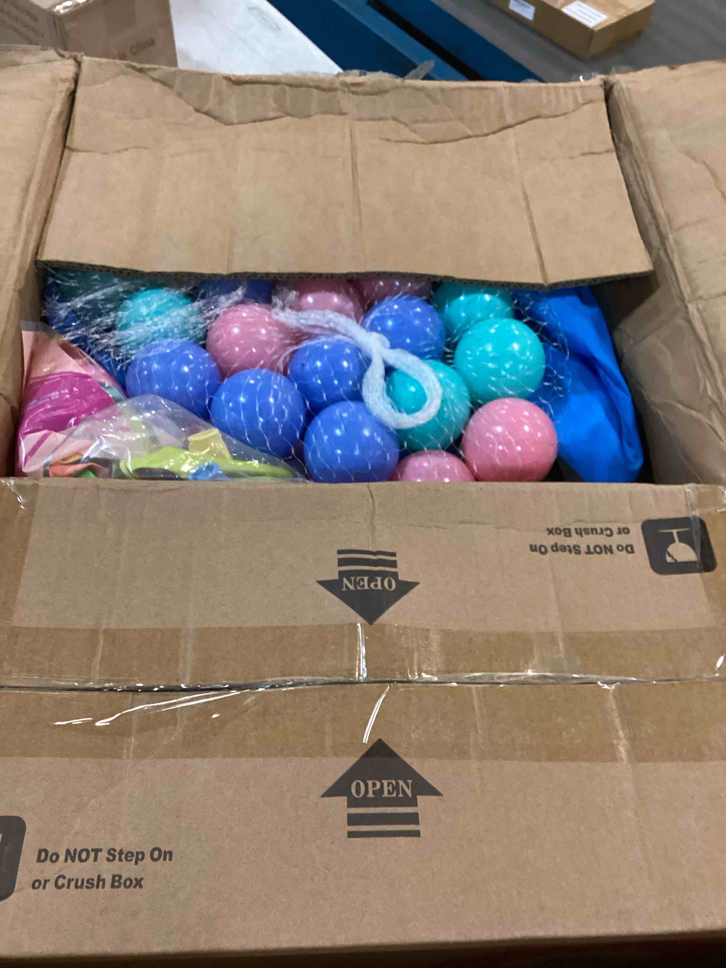 https://s3.amazonaws.com/lotting-images-prod/bidfta/PPE0026092_1728534680173.jpeg