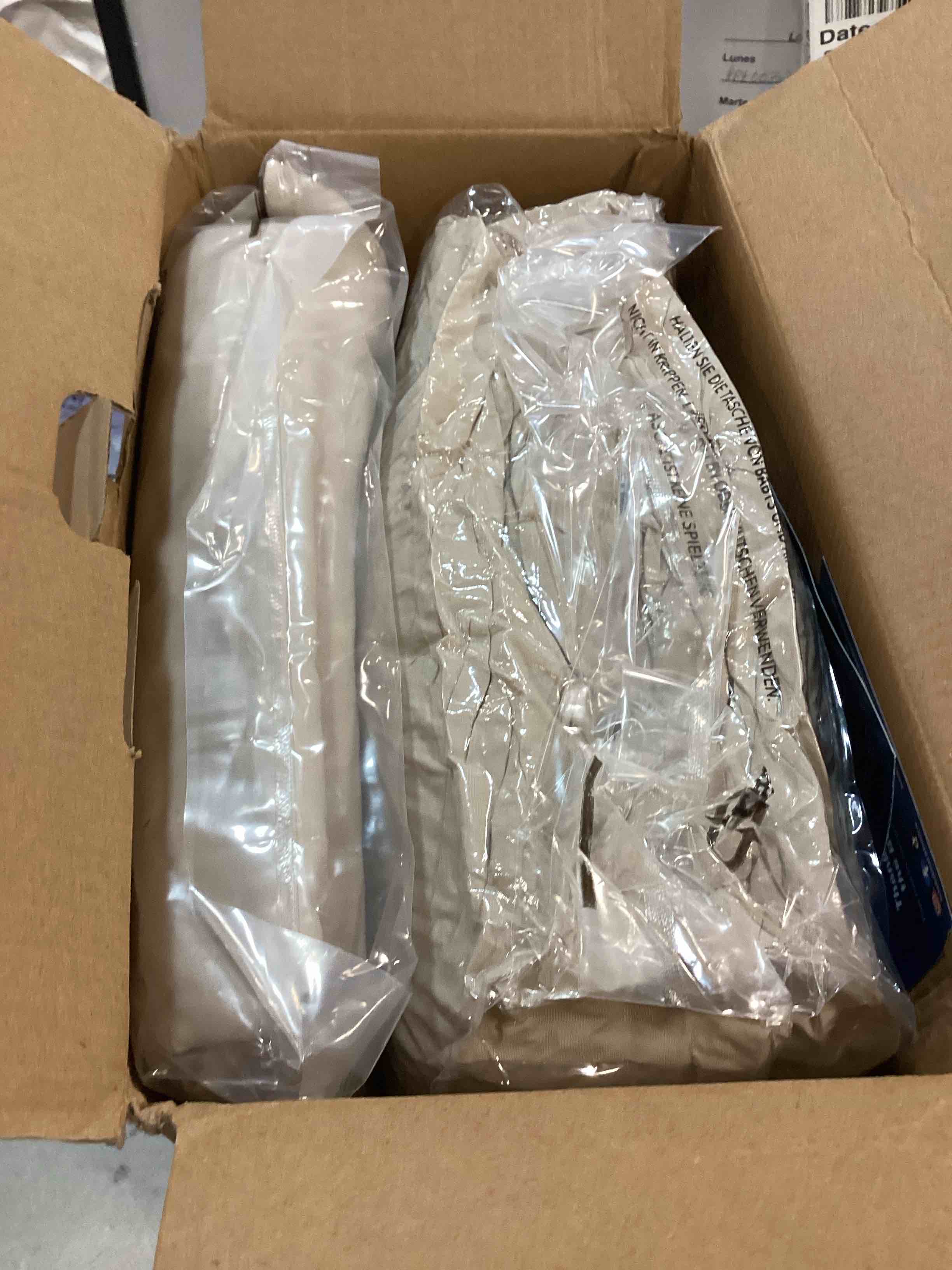 https://s3.amazonaws.com/lotting-images-prod/bidfta/PPE0026489_1728363092963.jpeg