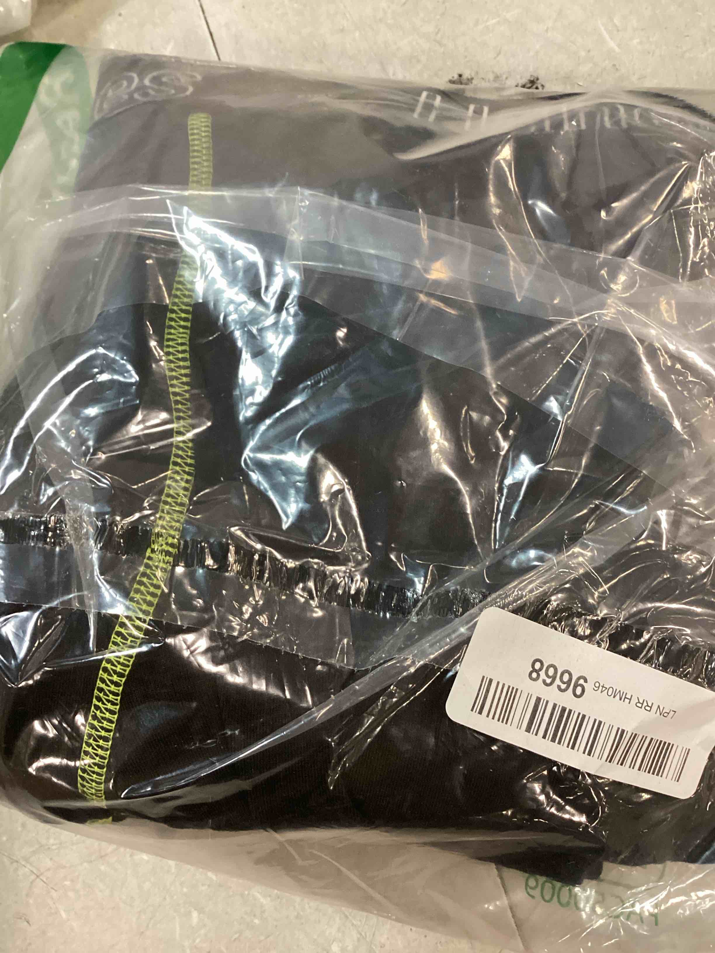 https://s3.amazonaws.com/lotting-images-prod/bidfta/PPE0026637_1728344162973.jpeg