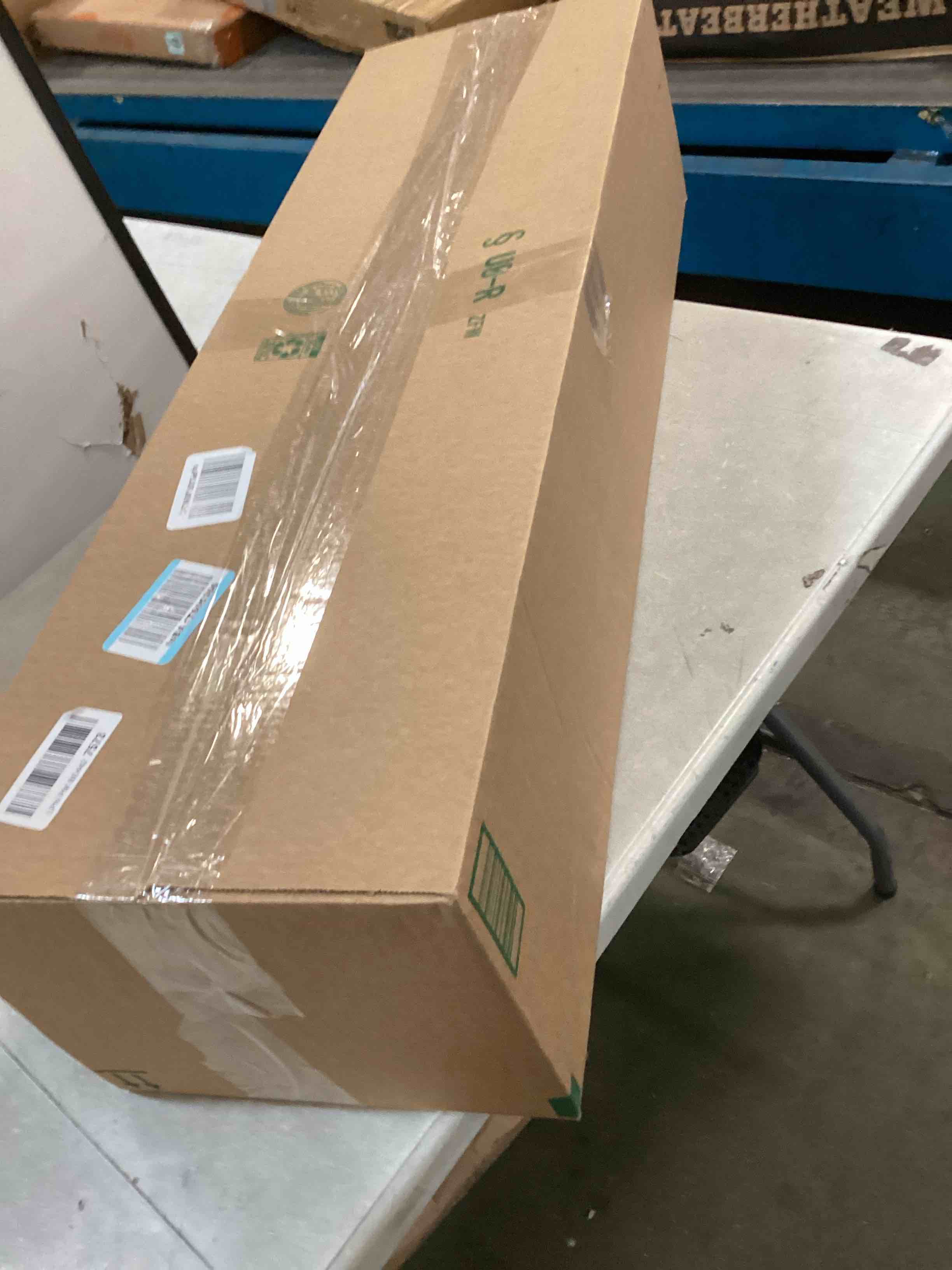 https://s3.amazonaws.com/lotting-images-prod/bidfta/PPE0026827_1728132520161.jpeg