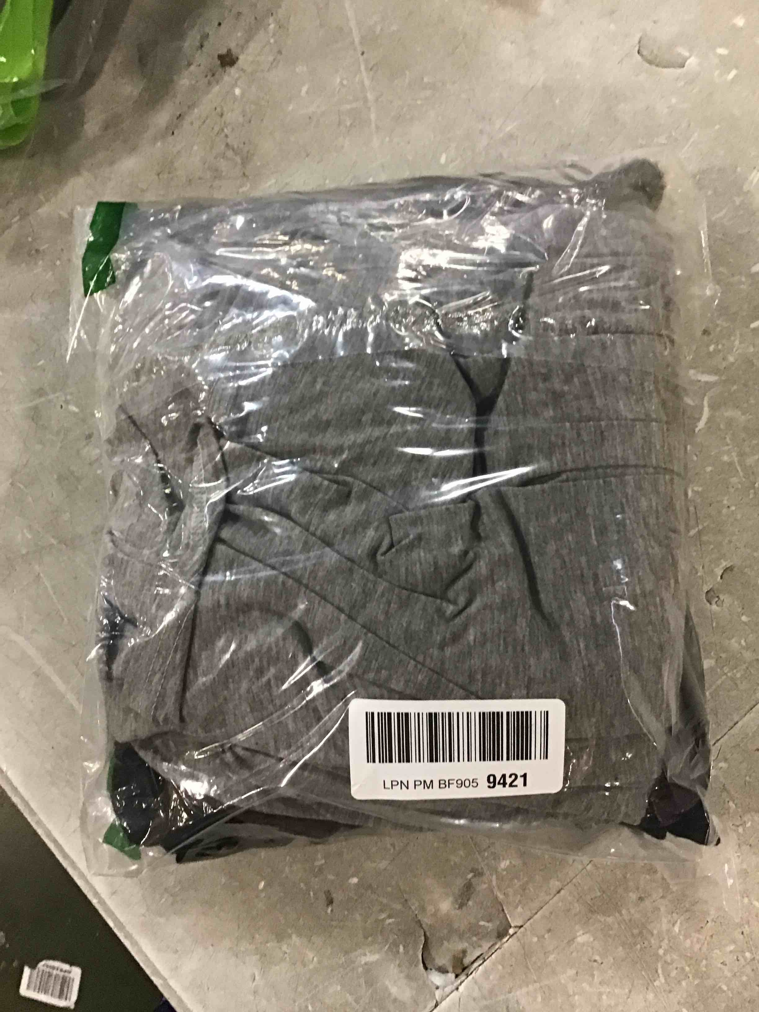 https://s3.amazonaws.com/lotting-images-prod/bidfta/PPE0027979_1727735137399.jpeg