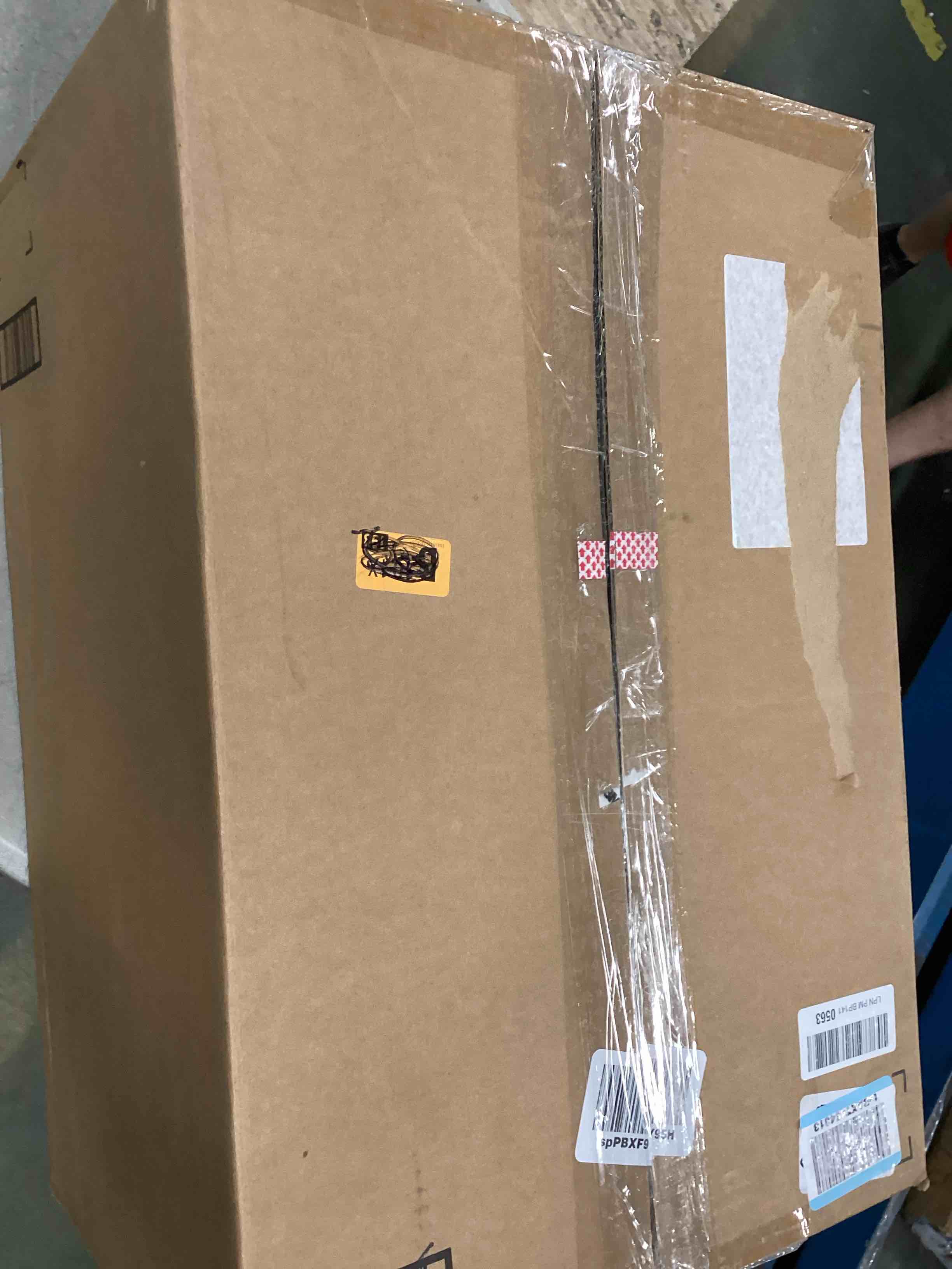 https://s3.amazonaws.com/lotting-images-prod/bidfta/PPE0029638_1723764960789.jpeg