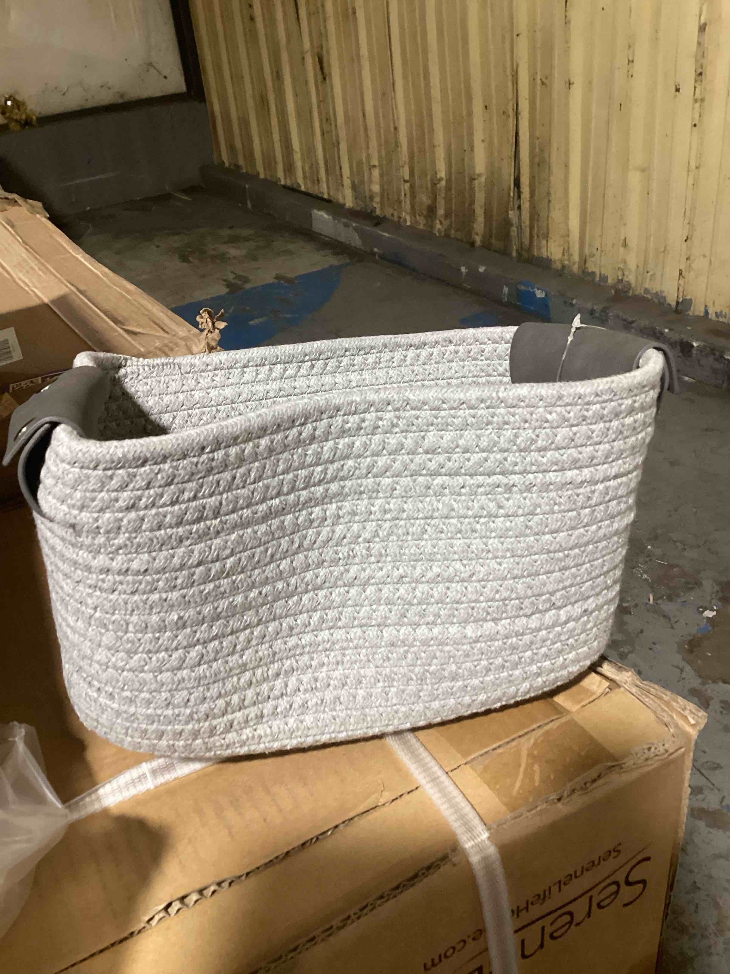 https://s3.amazonaws.com/lotting-images-prod/bidfta/PPE0031530_1724175428272.jpeg