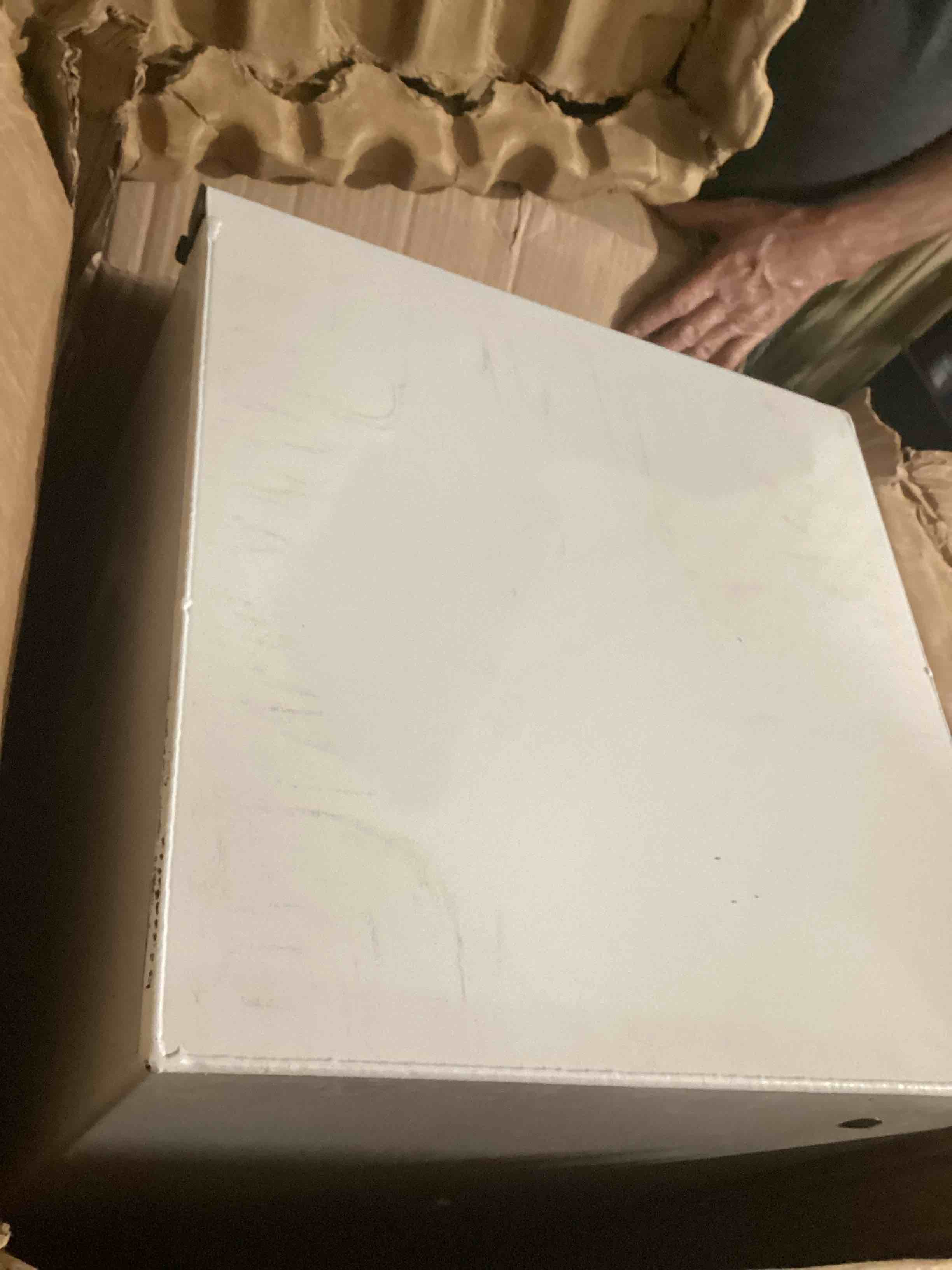 https://s3.amazonaws.com/lotting-images-prod/bidfta/PPE0031543_1724173981987.jpeg