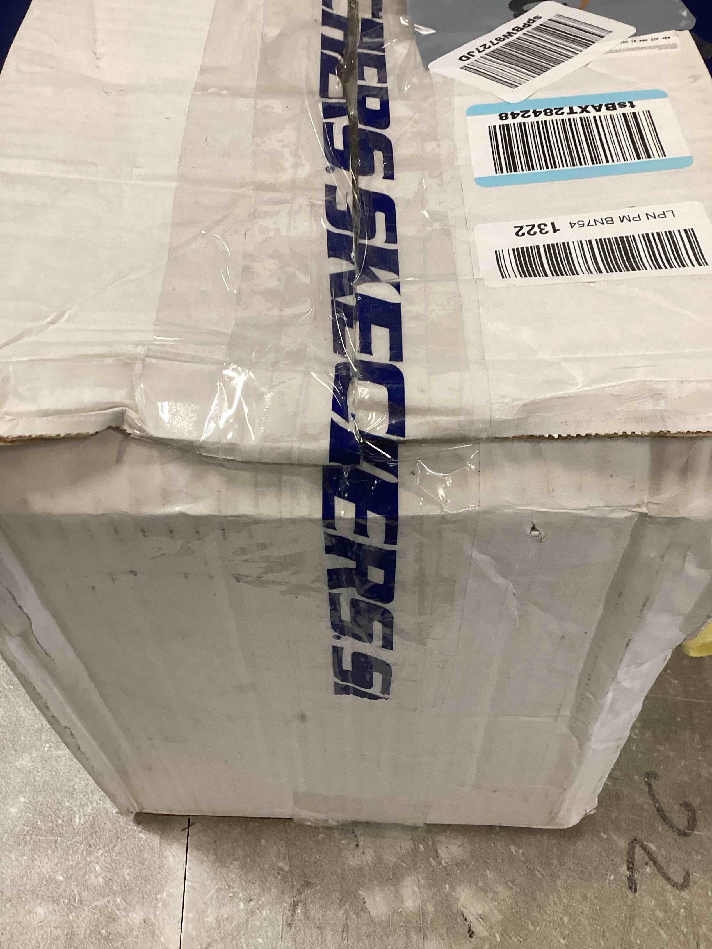 https://s3.amazonaws.com/lotting-images-prod/bidfta/PPE0032095_1724425883557.jpeg