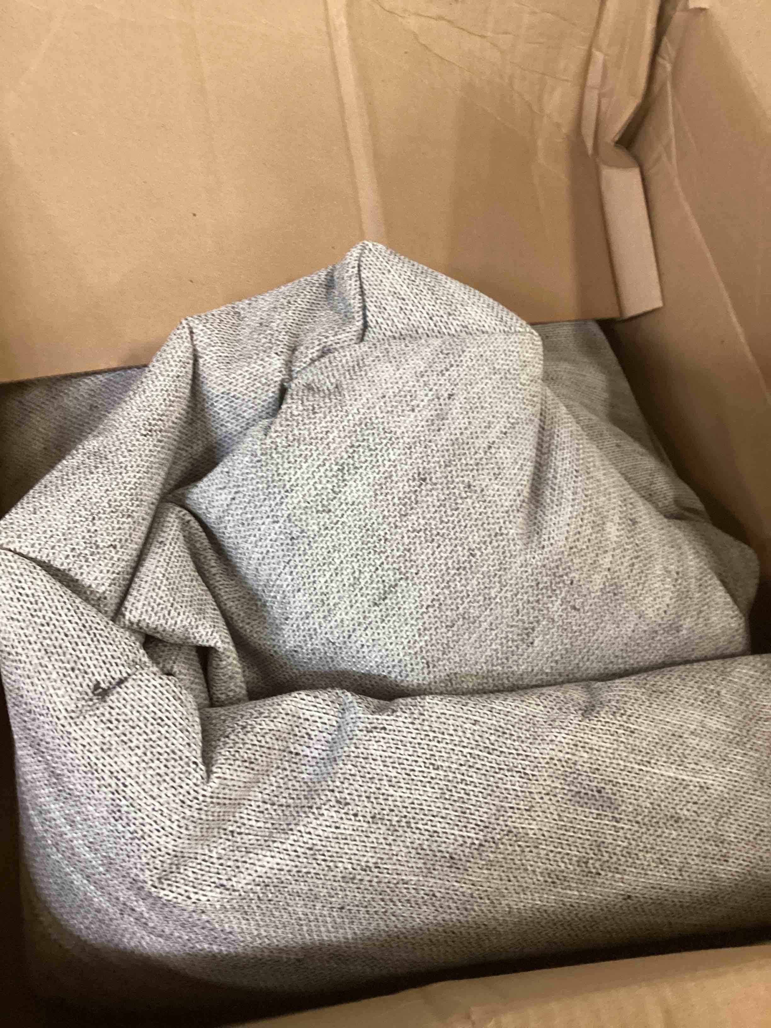 https://s3.amazonaws.com/lotting-images-prod/bidfta/PPE0032483_1724262341576.jpeg