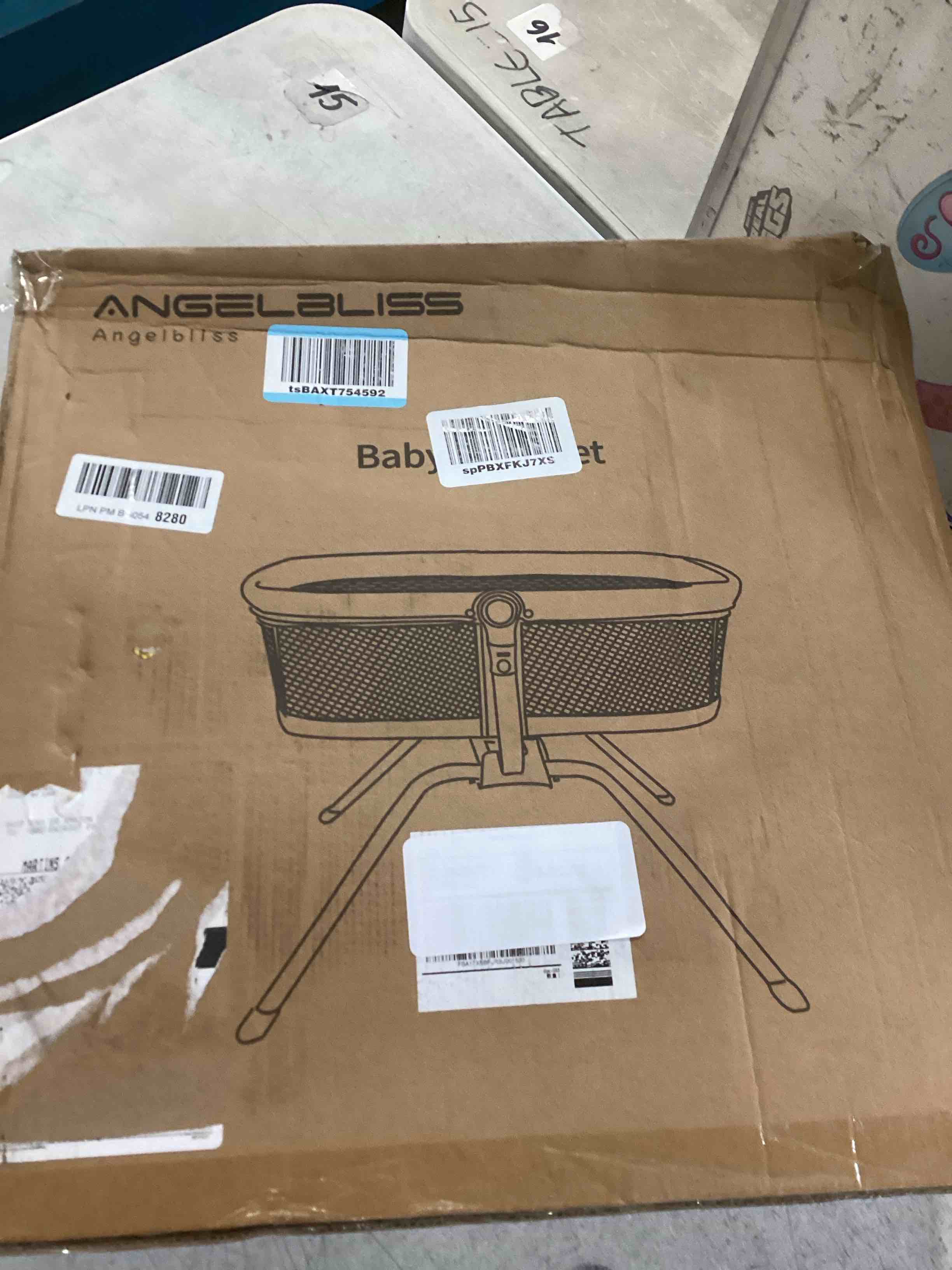 https://s3.amazonaws.com/lotting-images-prod/bidfta/PPE0032720_1724174496308.jpeg