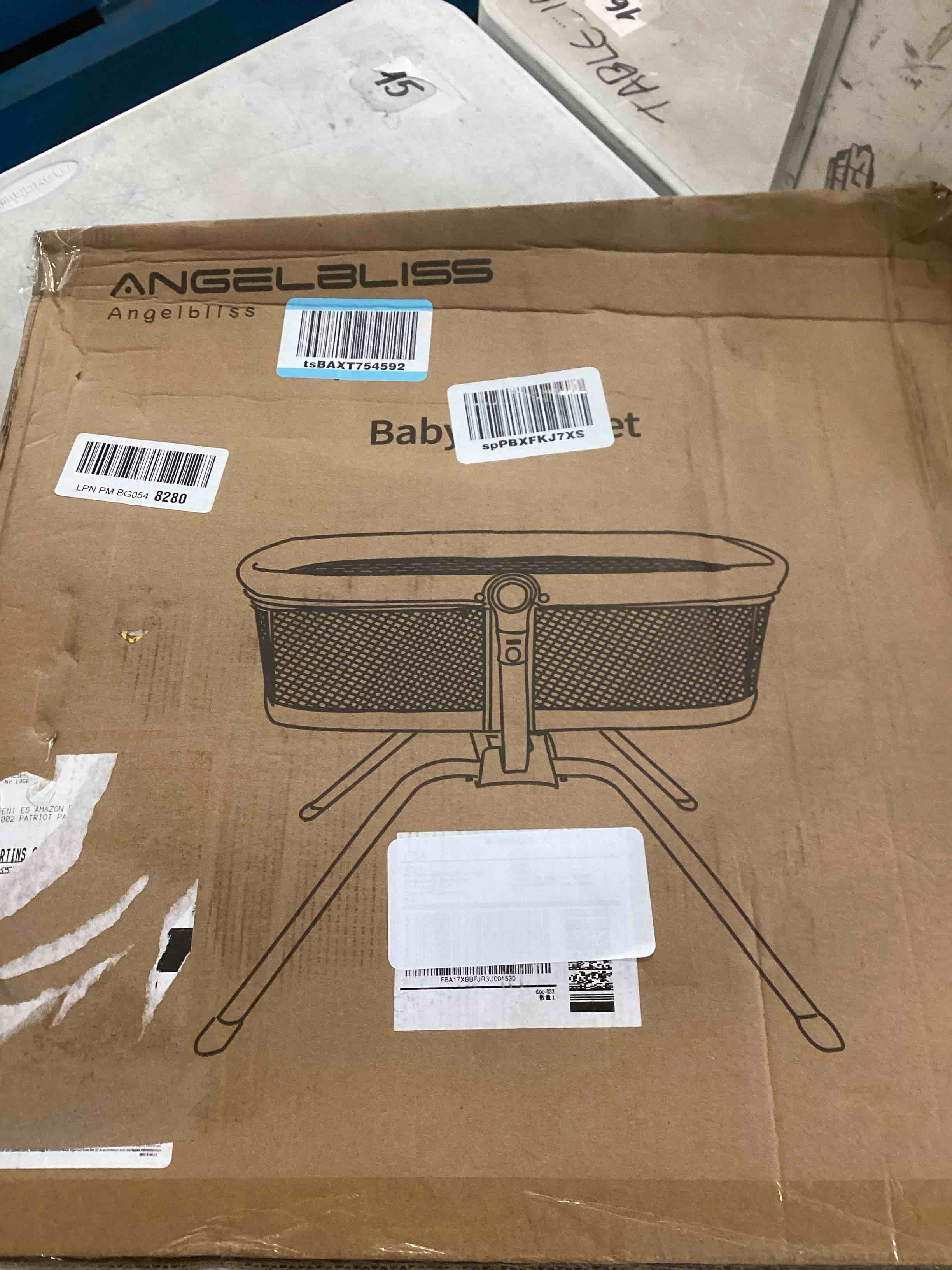 https://s3.amazonaws.com/lotting-images-prod/bidfta/PPE0032720_1724174501088.jpeg
