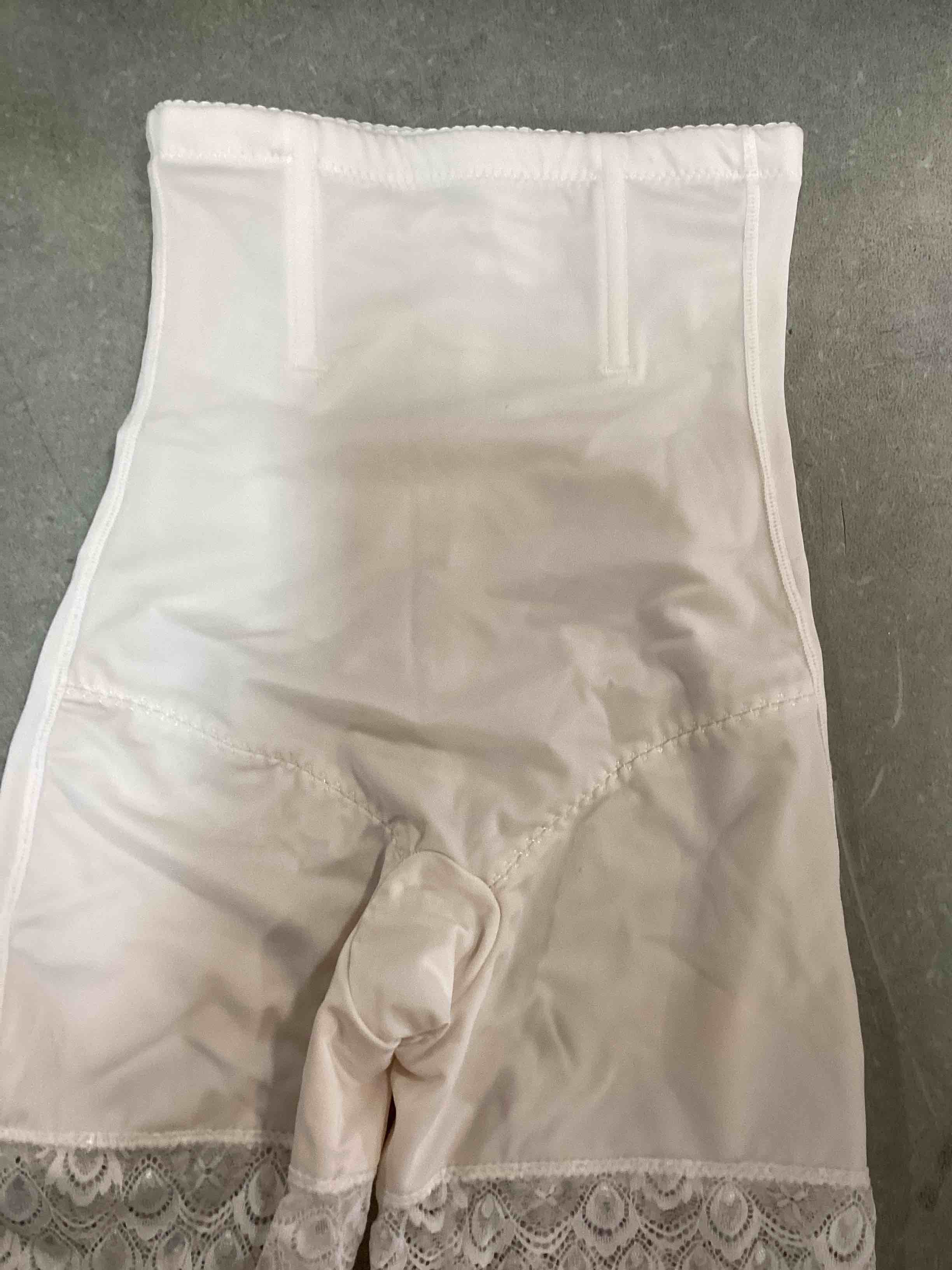 https://s3.amazonaws.com/lotting-images-prod/bidfta/PPE0033604_1723573838184.jpeg