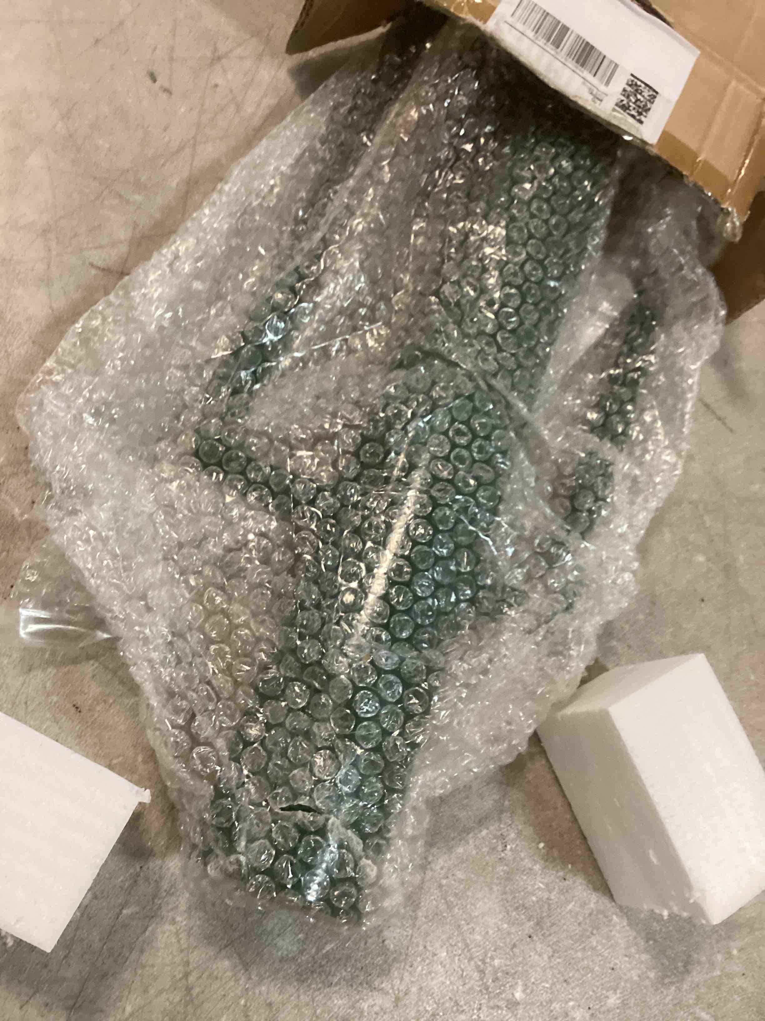 https://s3.amazonaws.com/lotting-images-prod/bidfta/PPE0034573_1724427180194.jpeg