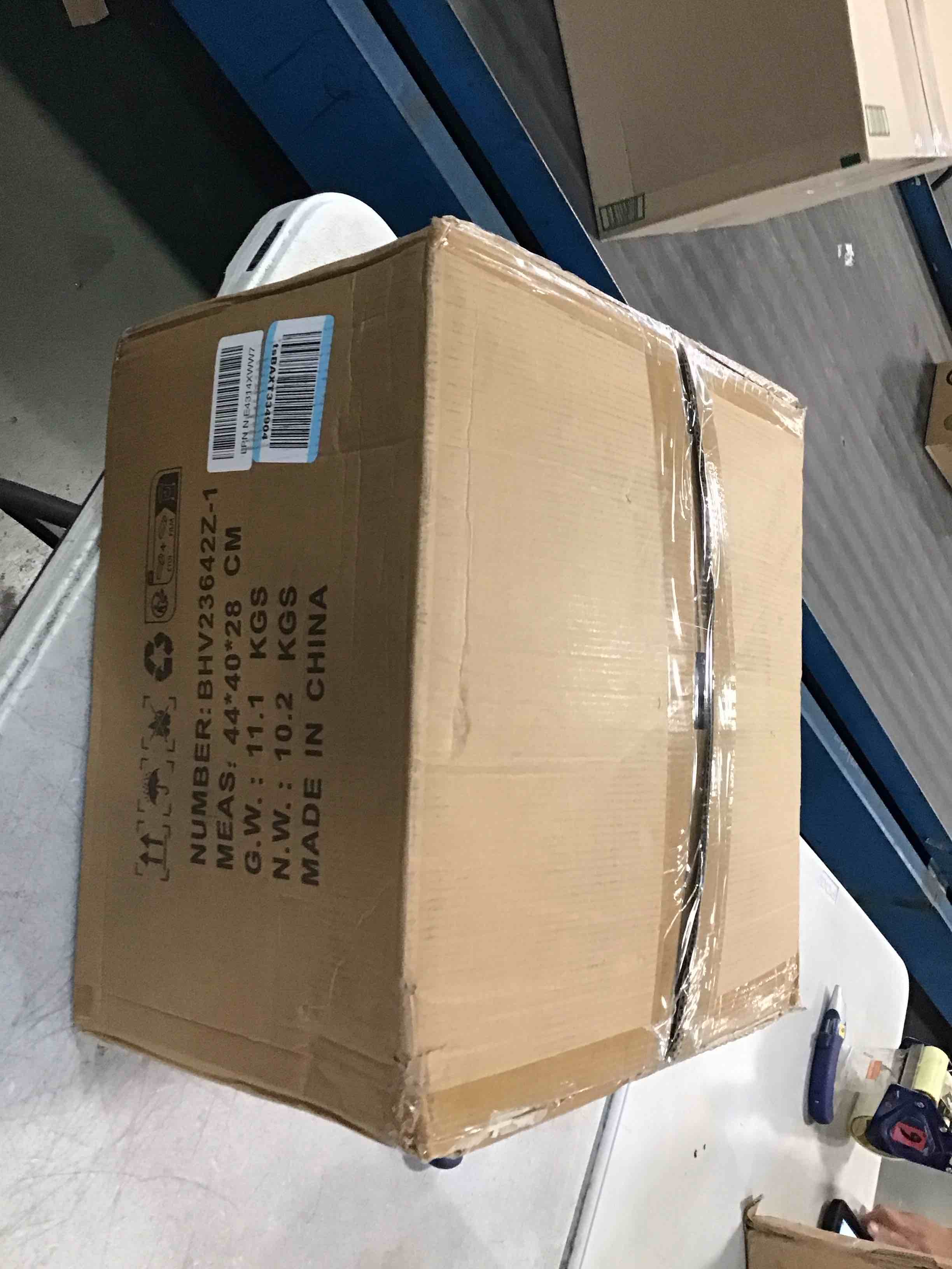 https://s3.amazonaws.com/lotting-images-prod/bidfta/PPE0035113_1724280446630.jpeg