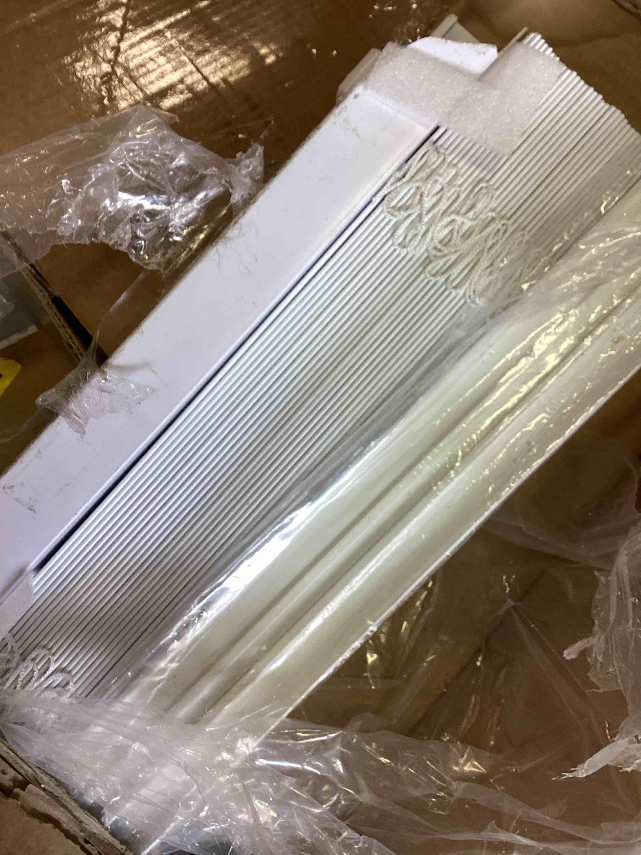 https://s3.amazonaws.com/lotting-images-prod/bidfta/PPE0036877_1746632246163.jpeg