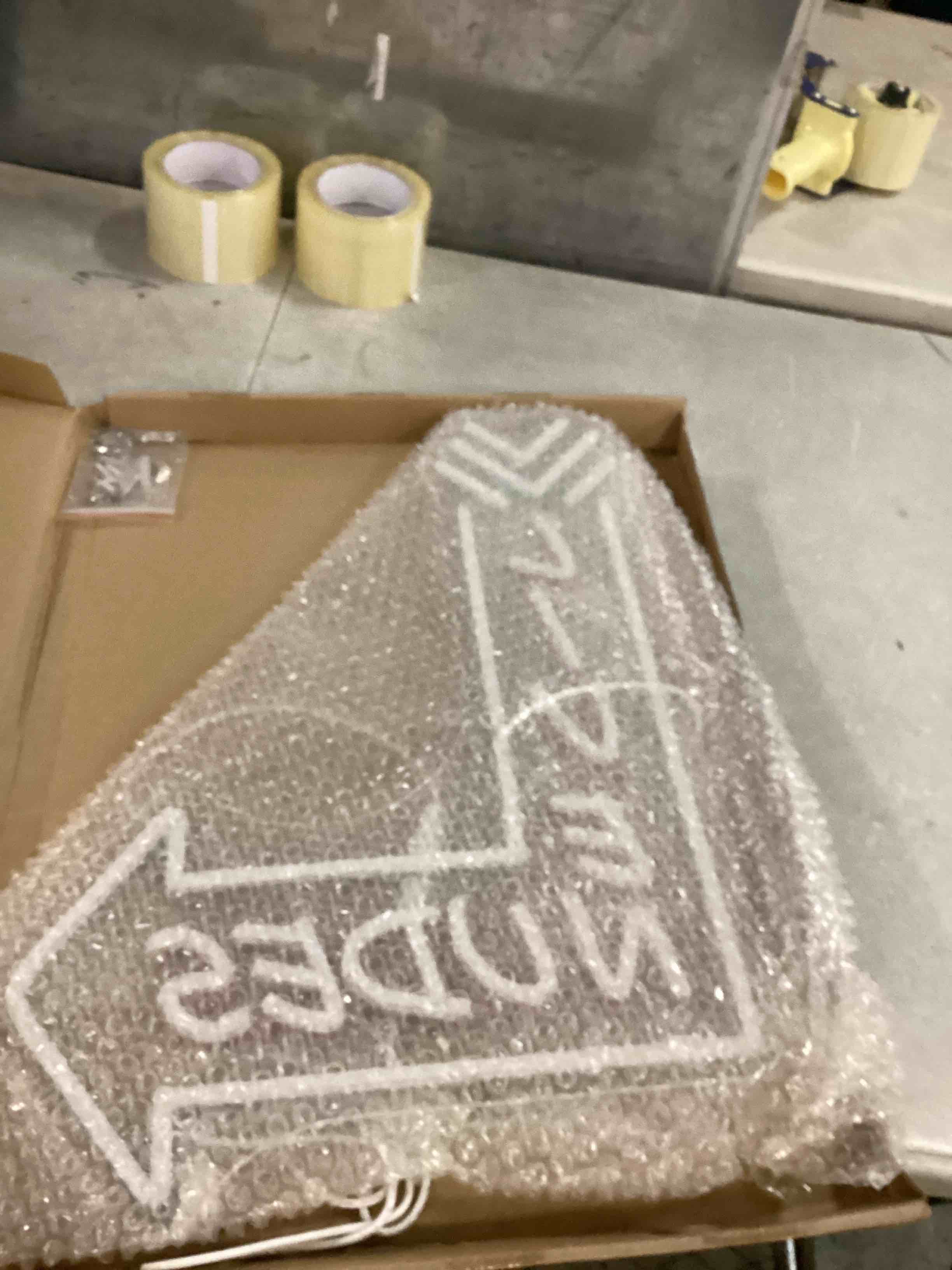 https://s3.amazonaws.com/lotting-images-prod/bidfta/PPE0038609_1724716355017.jpeg