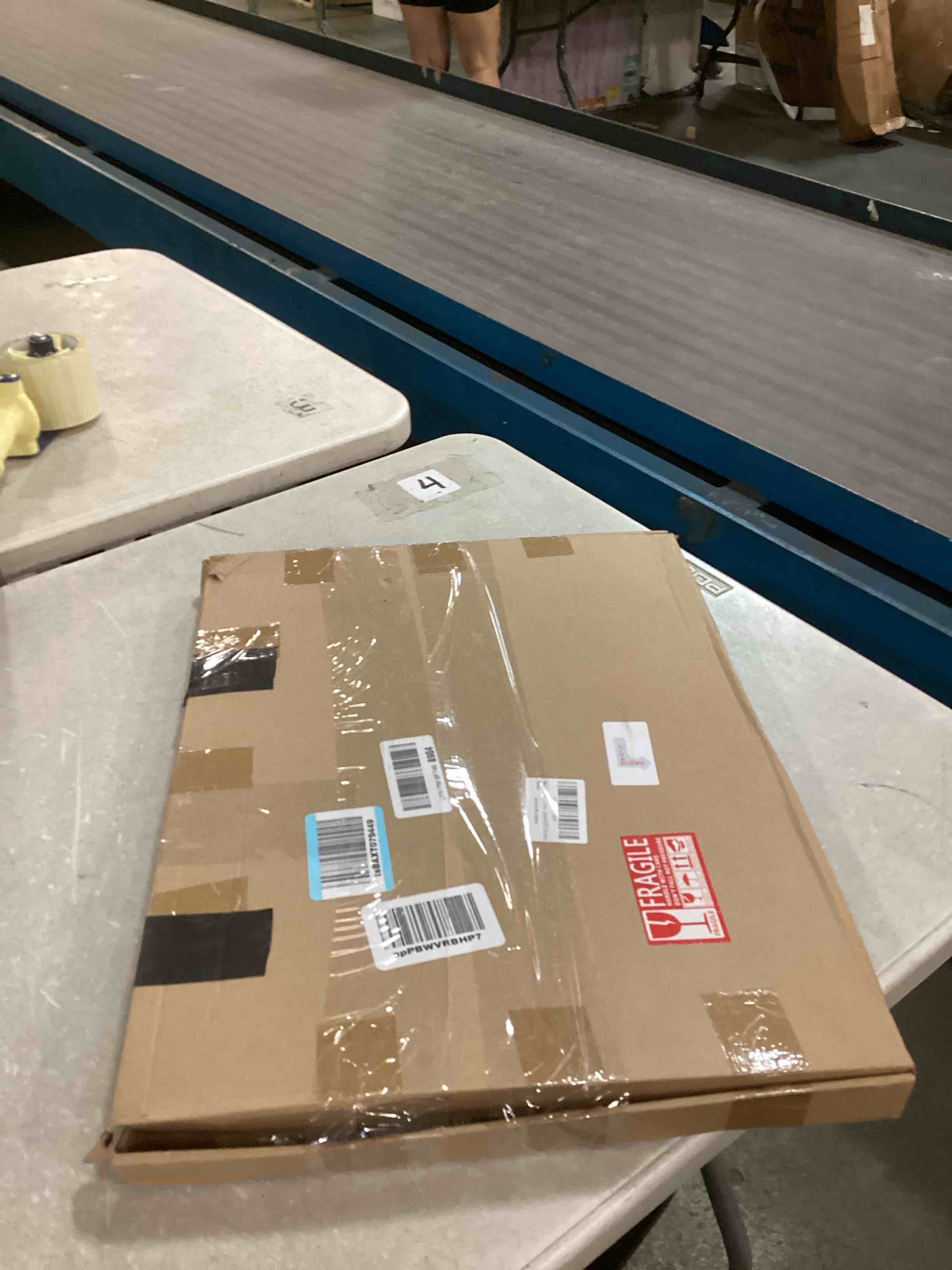https://s3.amazonaws.com/lotting-images-prod/bidfta/PPE0038609_1724716425036.jpeg