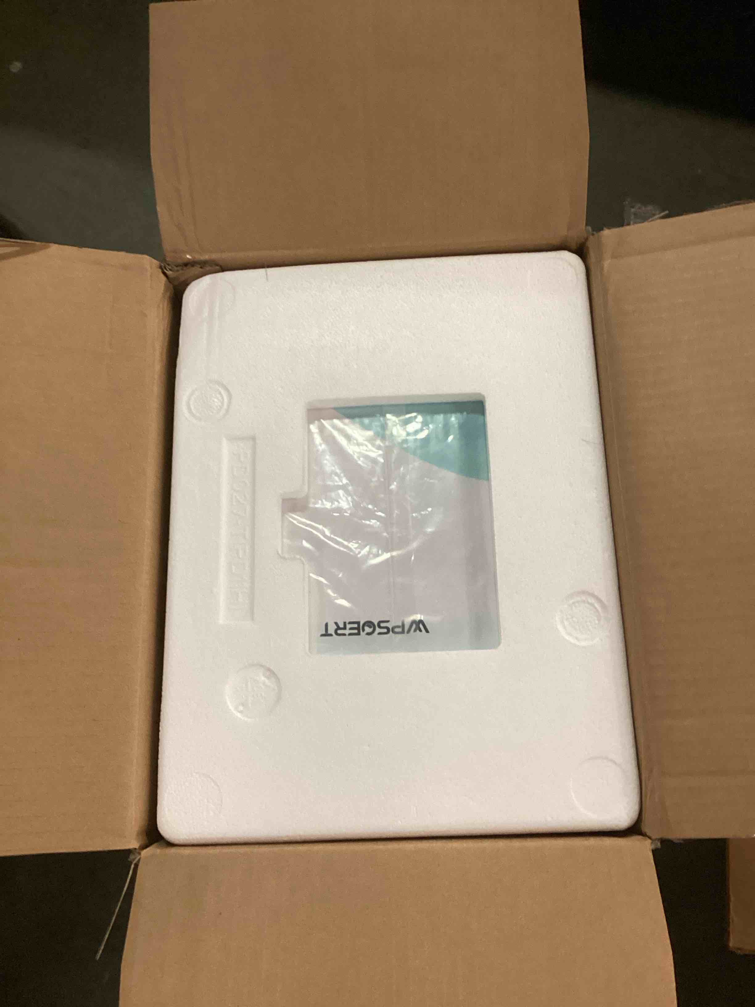 https://s3.amazonaws.com/lotting-images-prod/bidfta/PPE0038622_1724714637176.jpeg