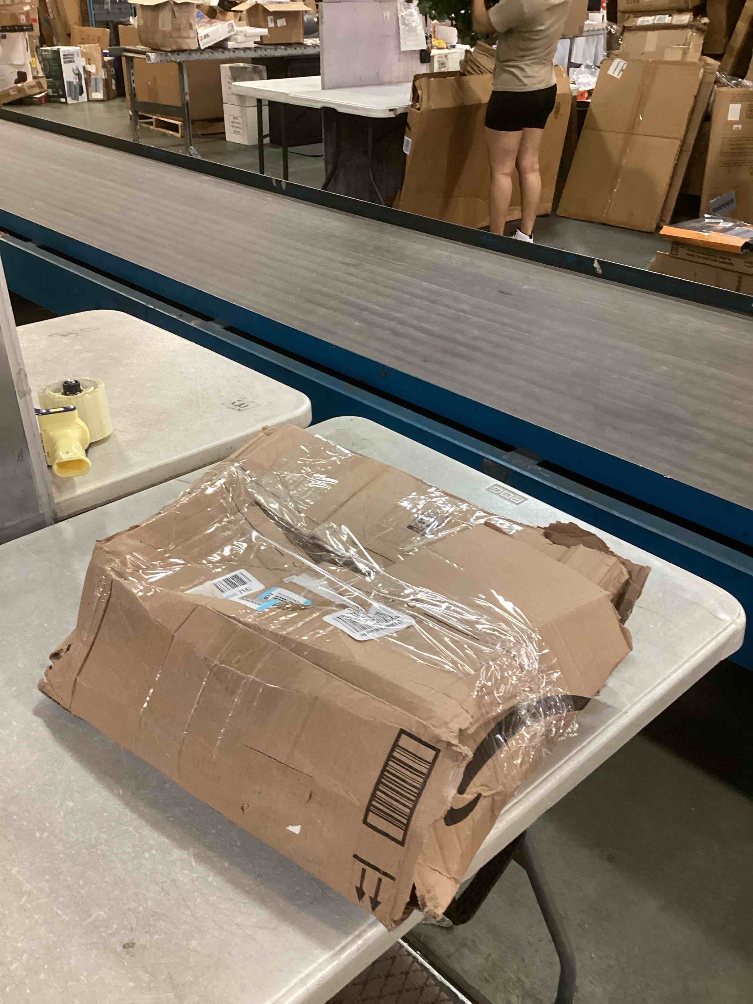 https://s3.amazonaws.com/lotting-images-prod/bidfta/PPE0038630_1724712505799.jpeg
