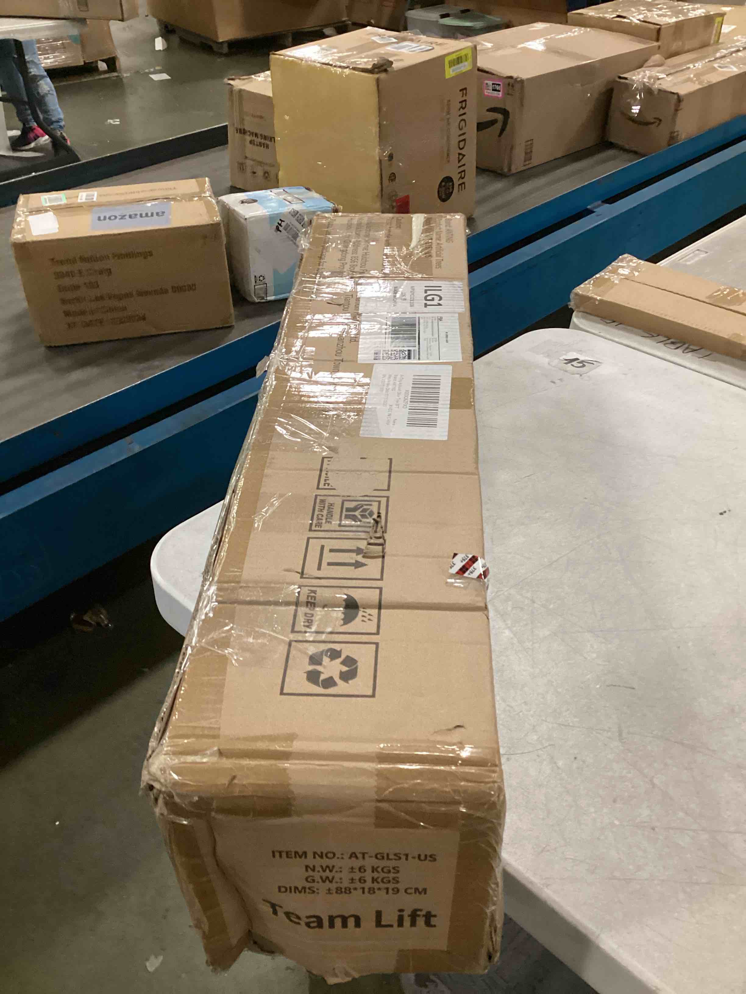 https://s3.amazonaws.com/lotting-images-prod/bidfta/PPE0039765_1723869401170.jpeg