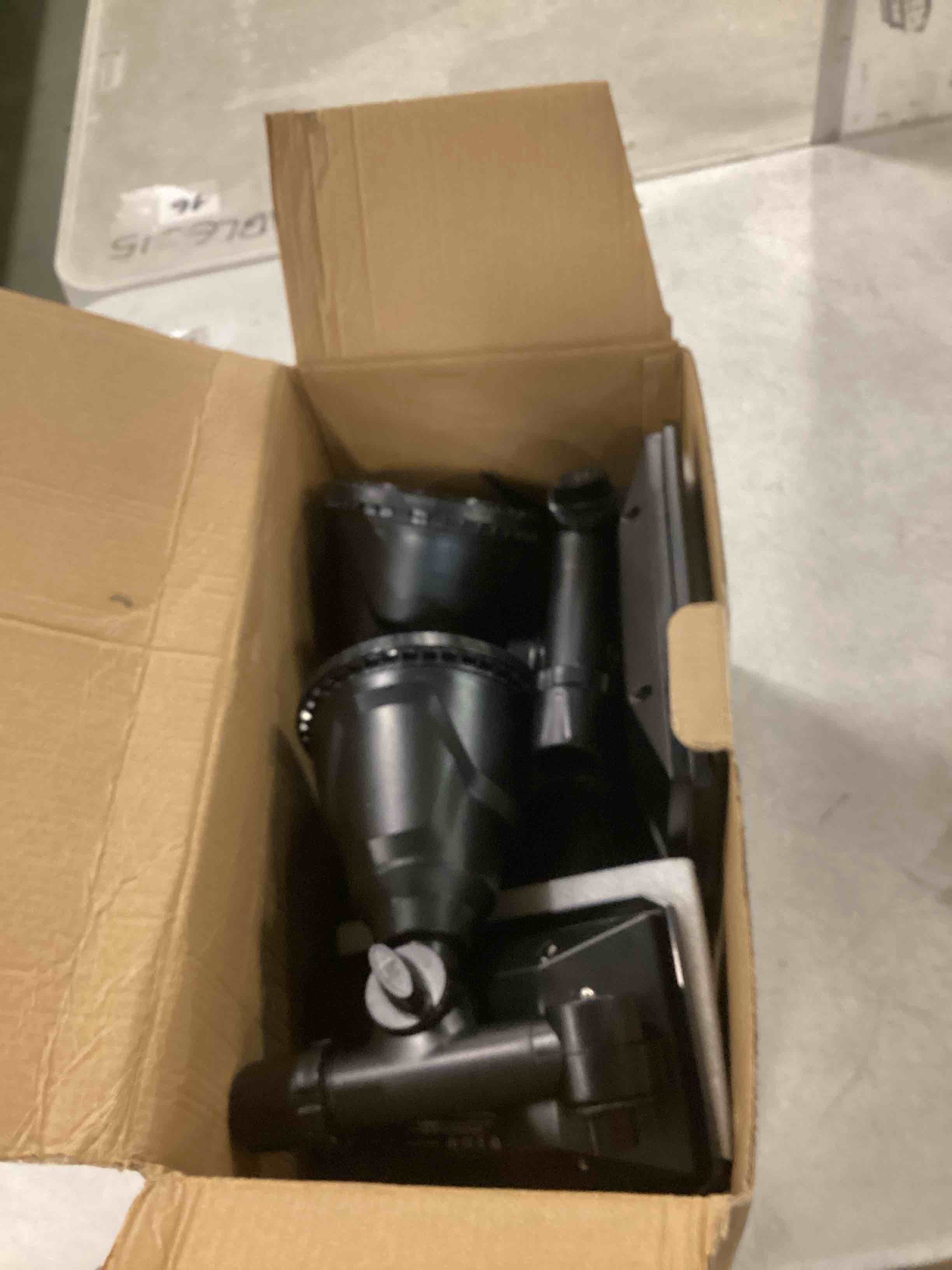 https://s3.amazonaws.com/lotting-images-prod/bidfta/PPE0039772_1723868594573.jpeg