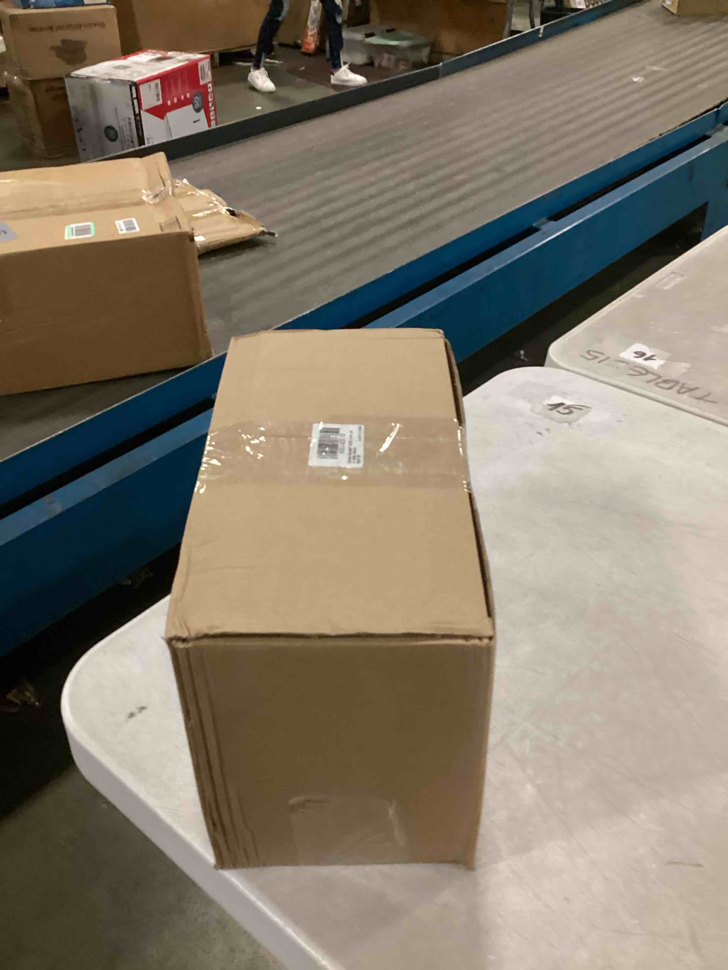 https://s3.amazonaws.com/lotting-images-prod/bidfta/PPE0039772_1723868626543.jpeg