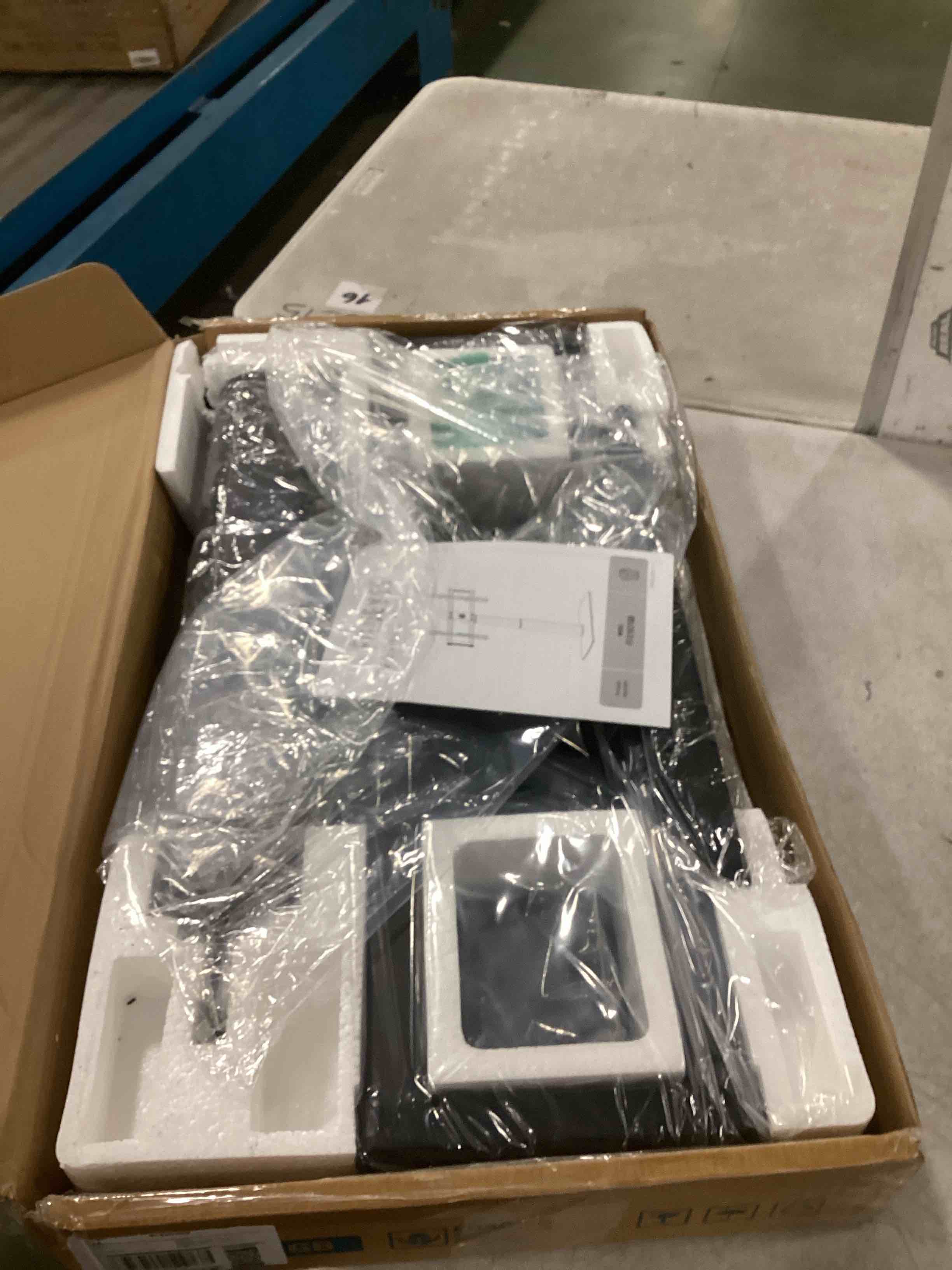https://s3.amazonaws.com/lotting-images-prod/bidfta/PPE0039787_1723866844442.jpeg