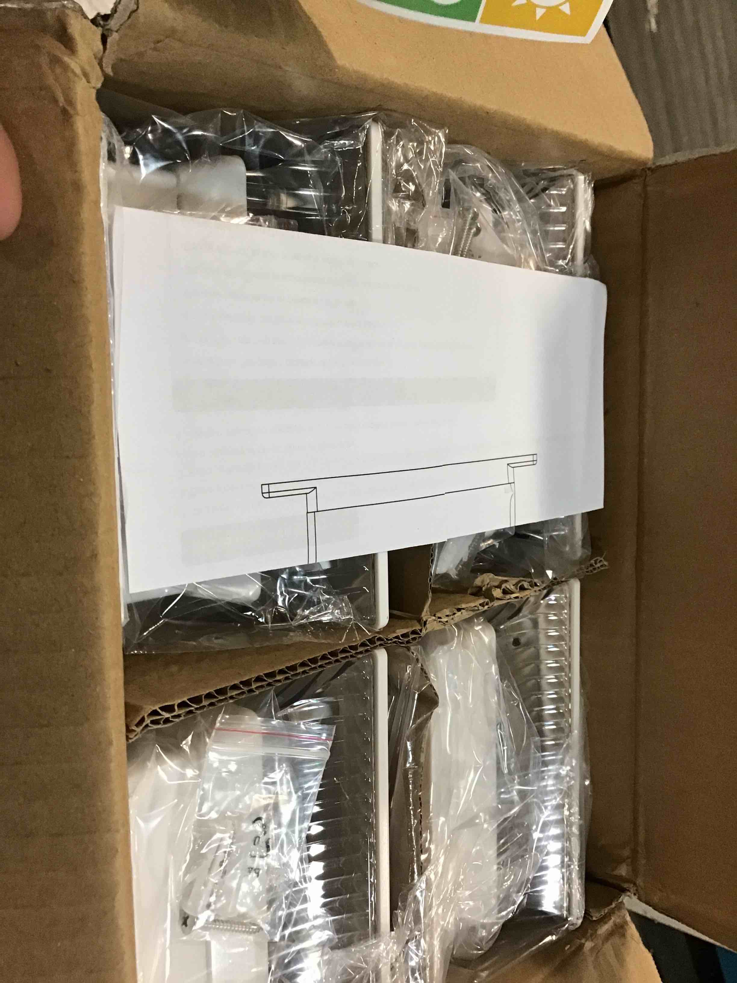 https://s3.amazonaws.com/lotting-images-prod/bidfta/PPE0040951_1723869735214.jpeg