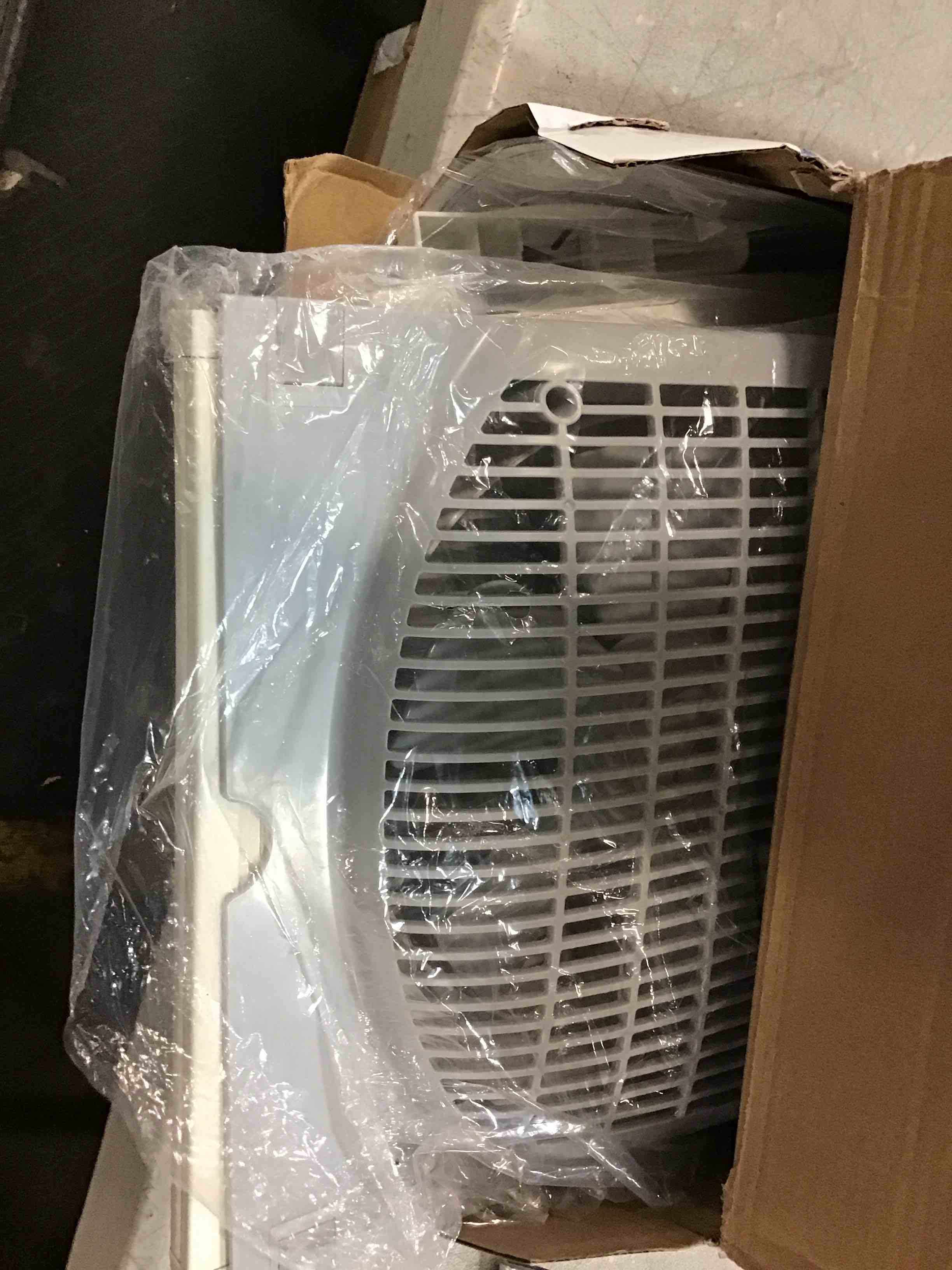 https://s3.amazonaws.com/lotting-images-prod/bidfta/PPE0041159_1723844087386.jpeg