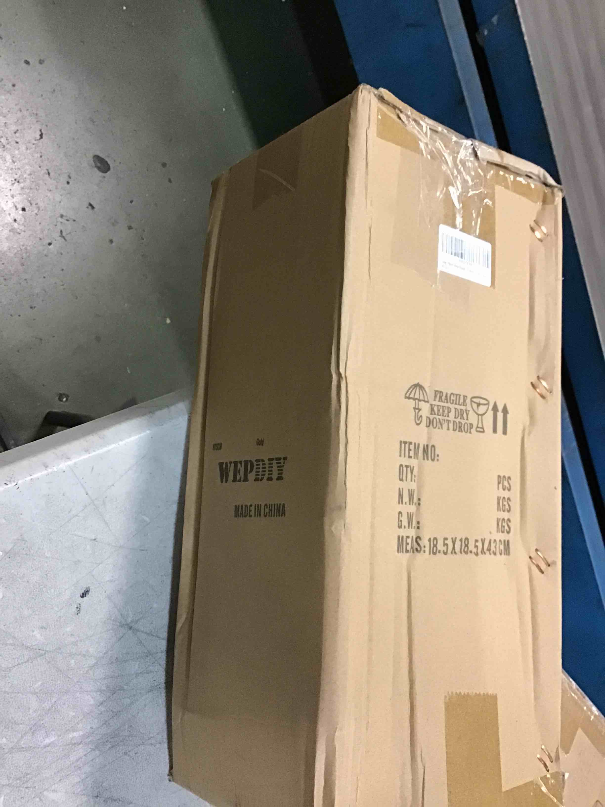 https://s3.amazonaws.com/lotting-images-prod/bidfta/PPE0041832_1723517598328.jpeg