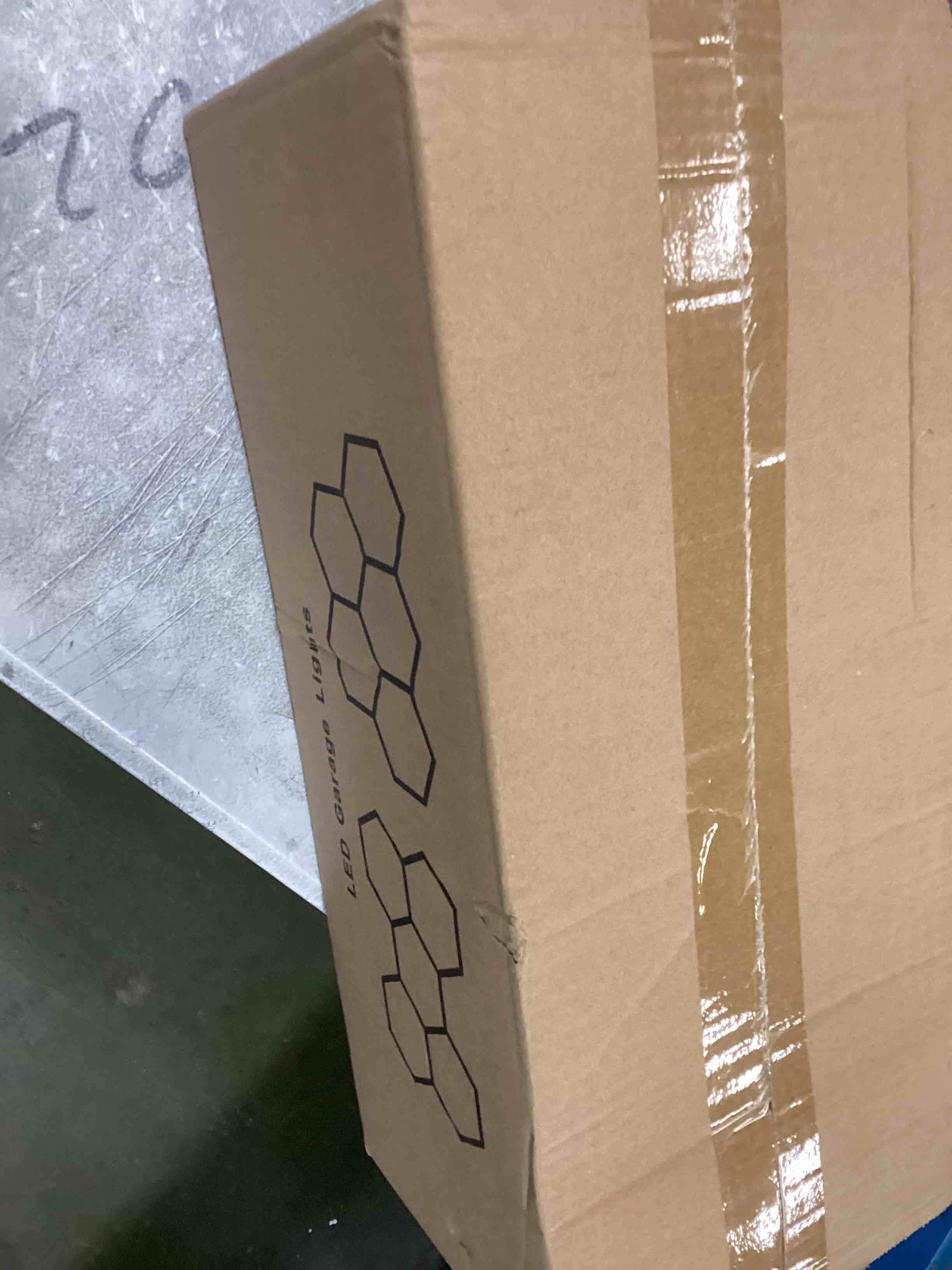 https://s3.amazonaws.com/lotting-images-prod/bidfta/PPE0044835_1724184537720.jpeg