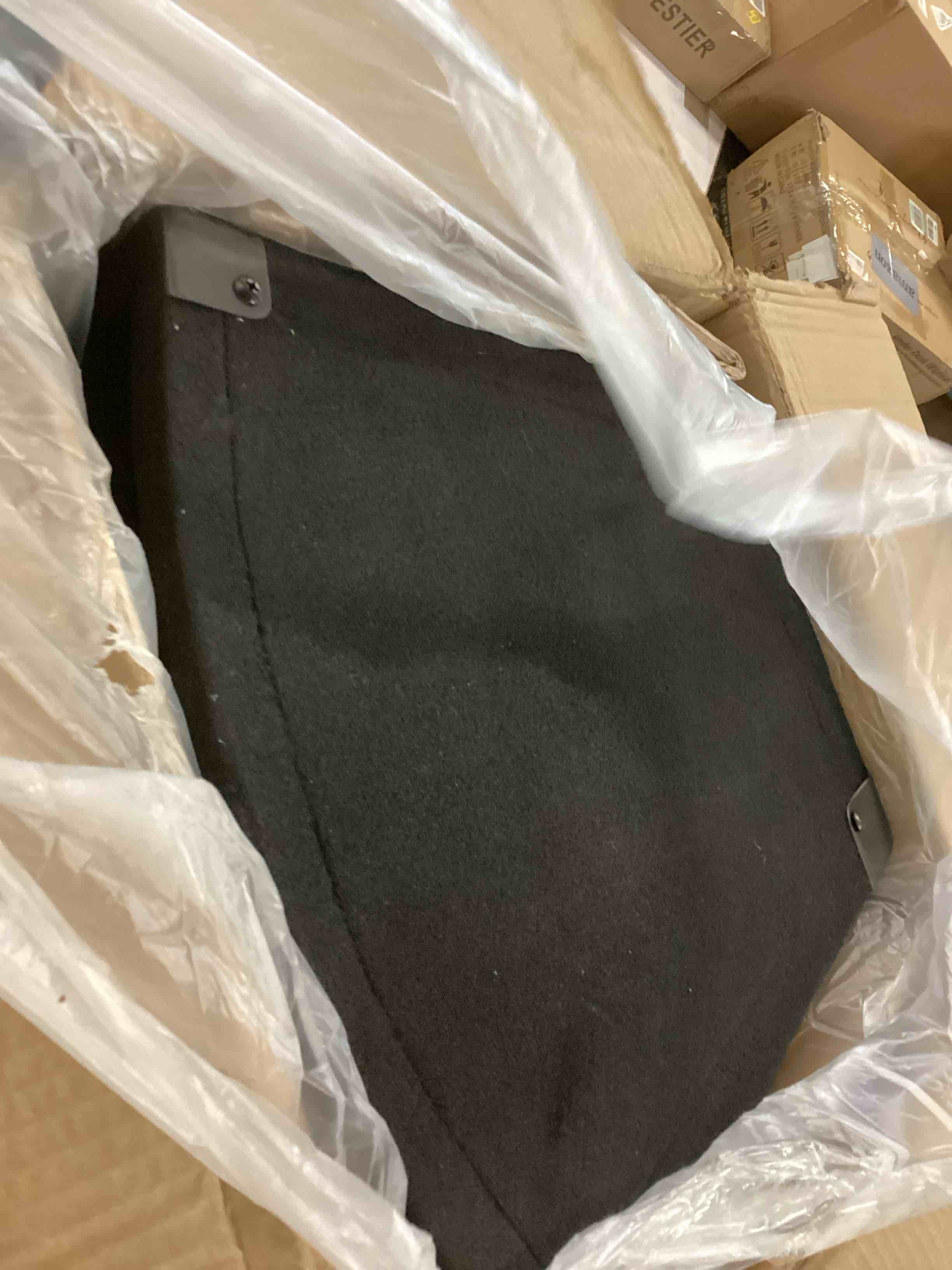 https://s3.amazonaws.com/lotting-images-prod/bidfta/PPE0045630_1723736362800.jpeg
